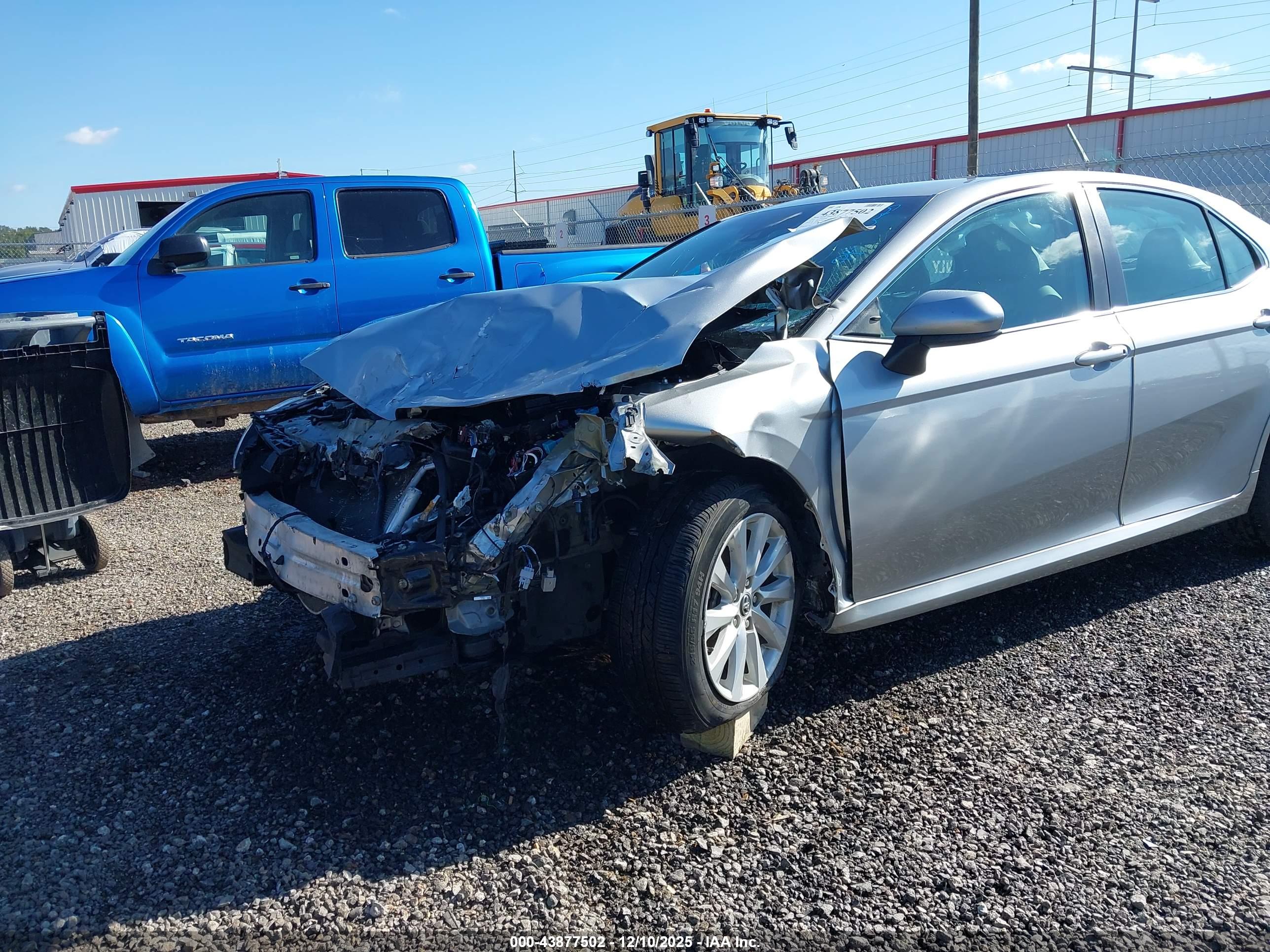TOYOTA CAMRY image 6