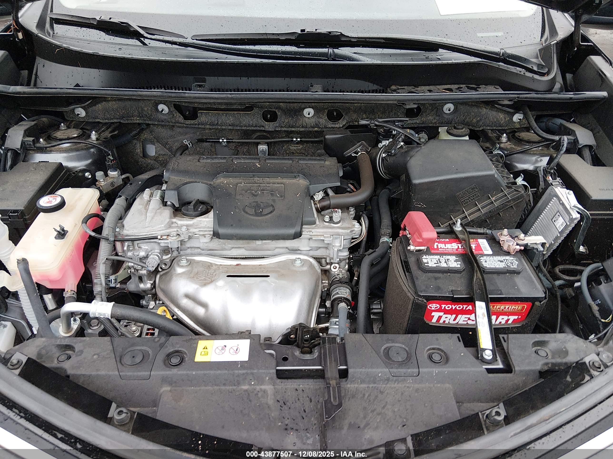 TOYOTA RAV4 image 10