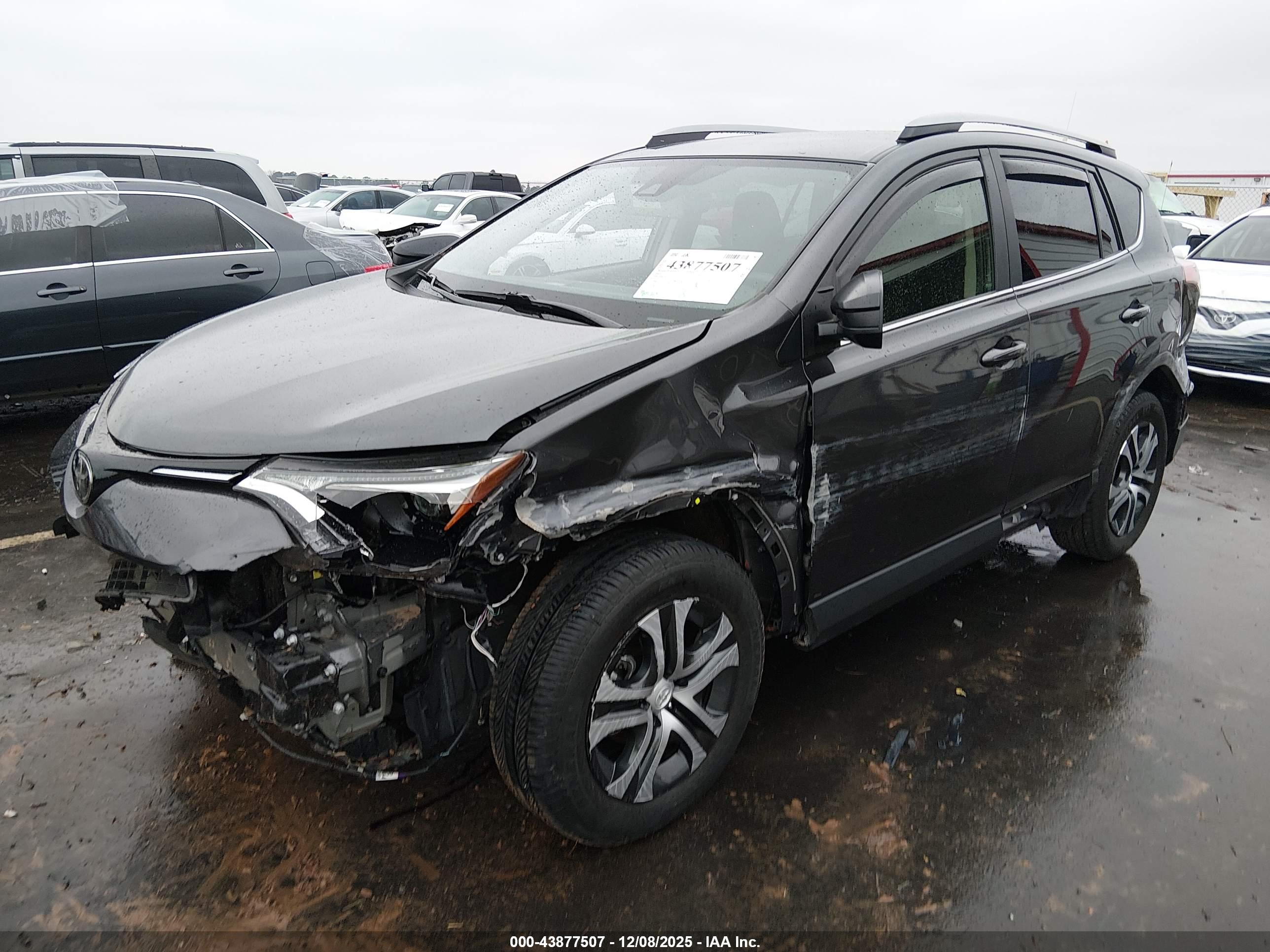 TOYOTA RAV4 image 2