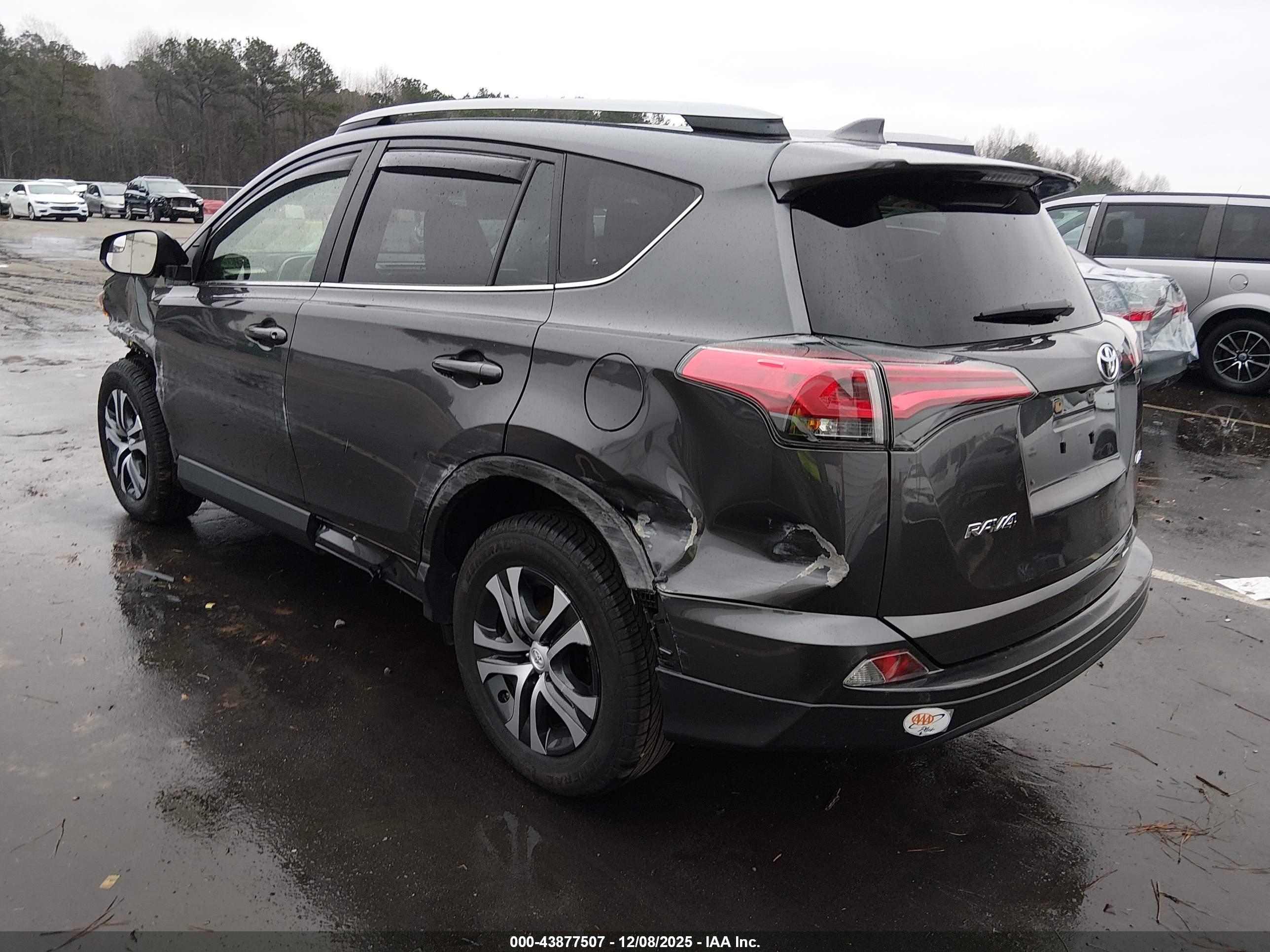 TOYOTA RAV4 image 3