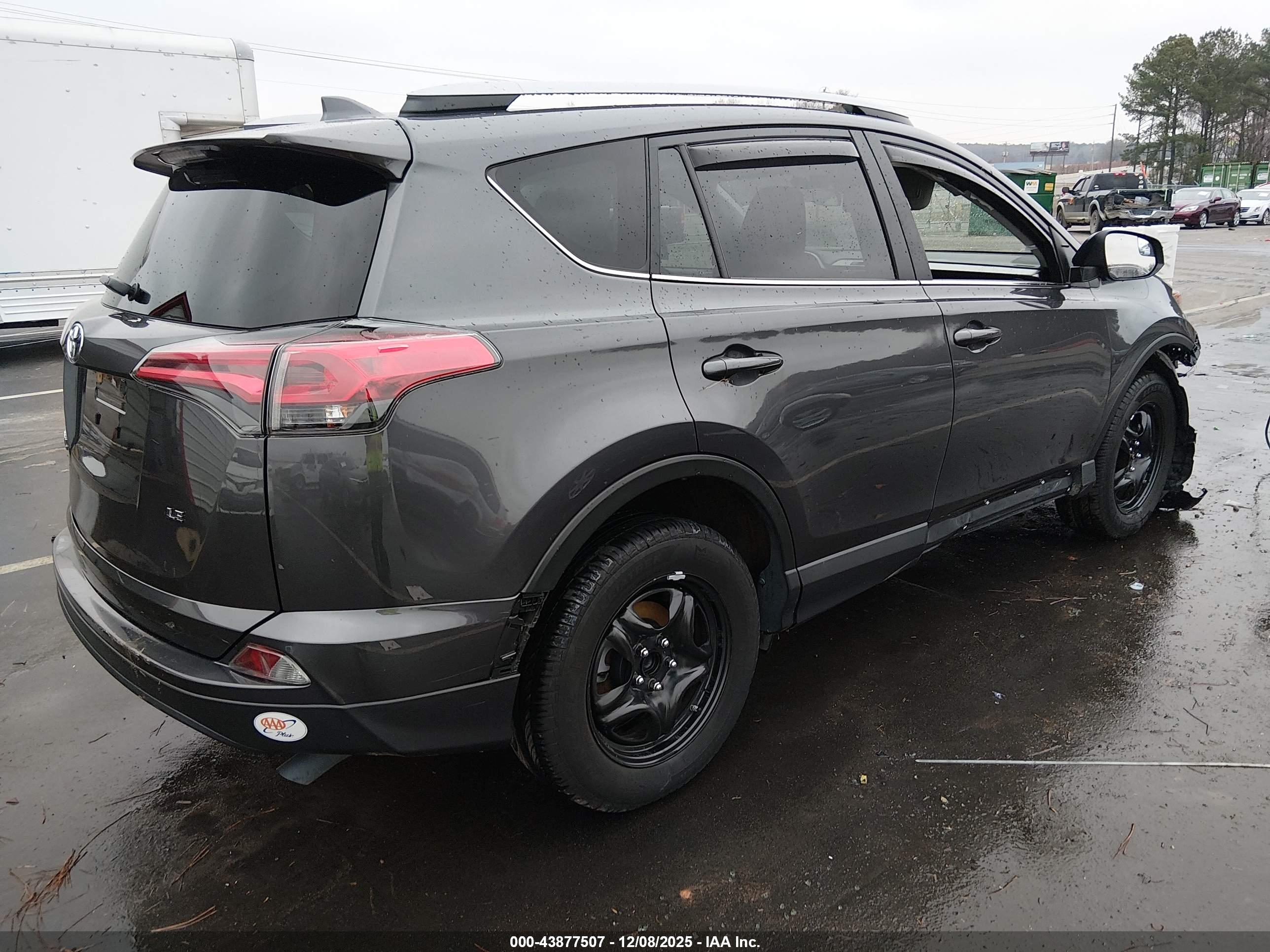 TOYOTA RAV4 image 4