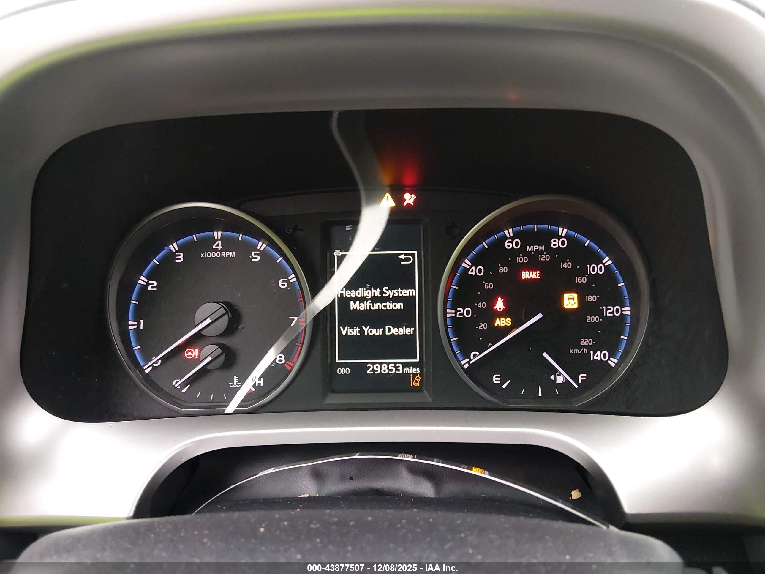 TOYOTA RAV4 image 7