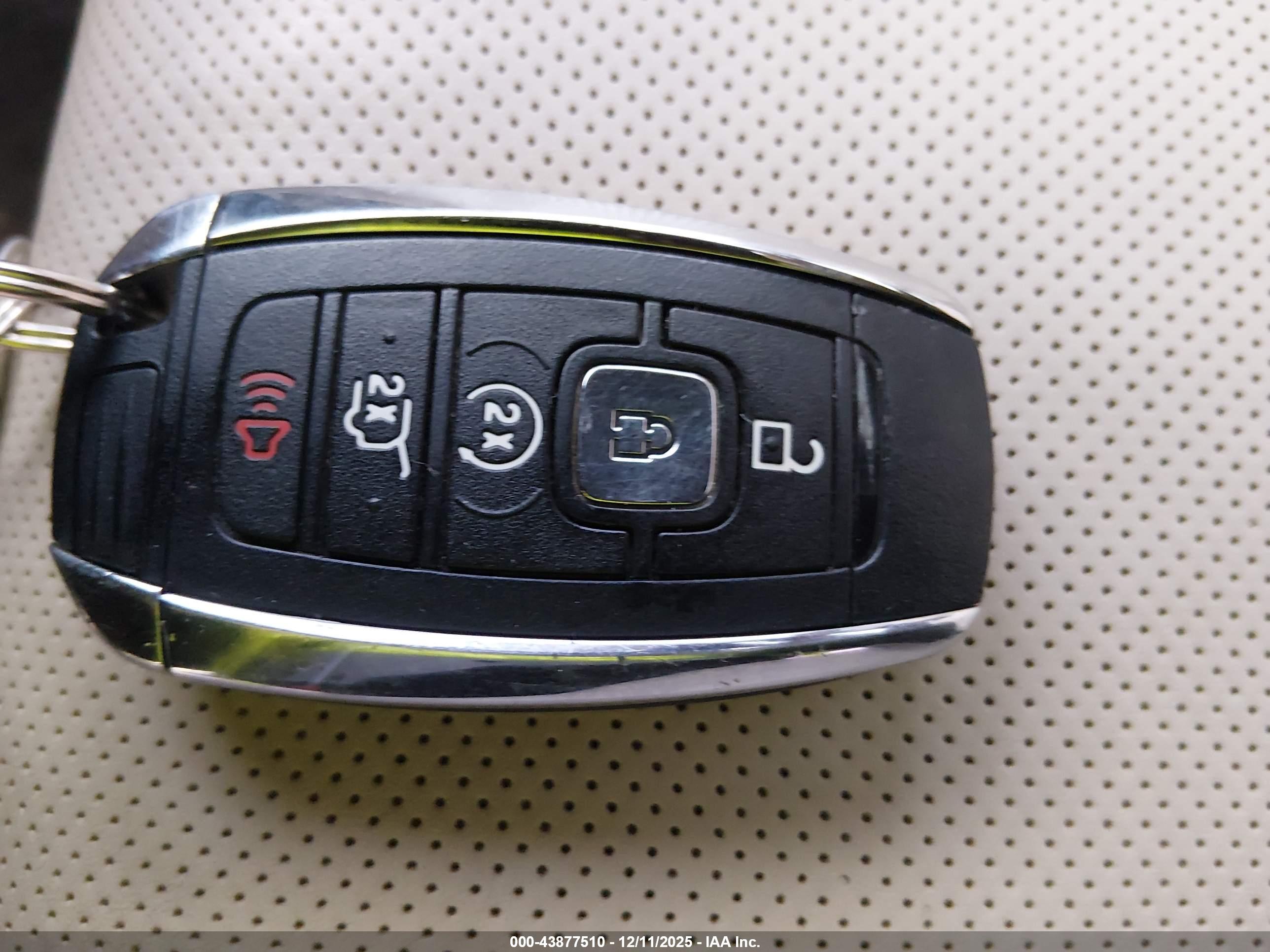 LINCOLN MKC image 11