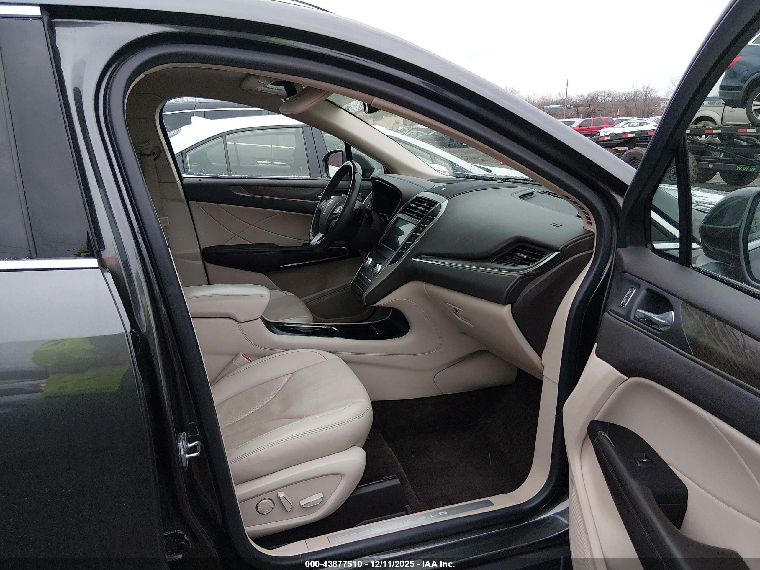 LINCOLN MKC image 5