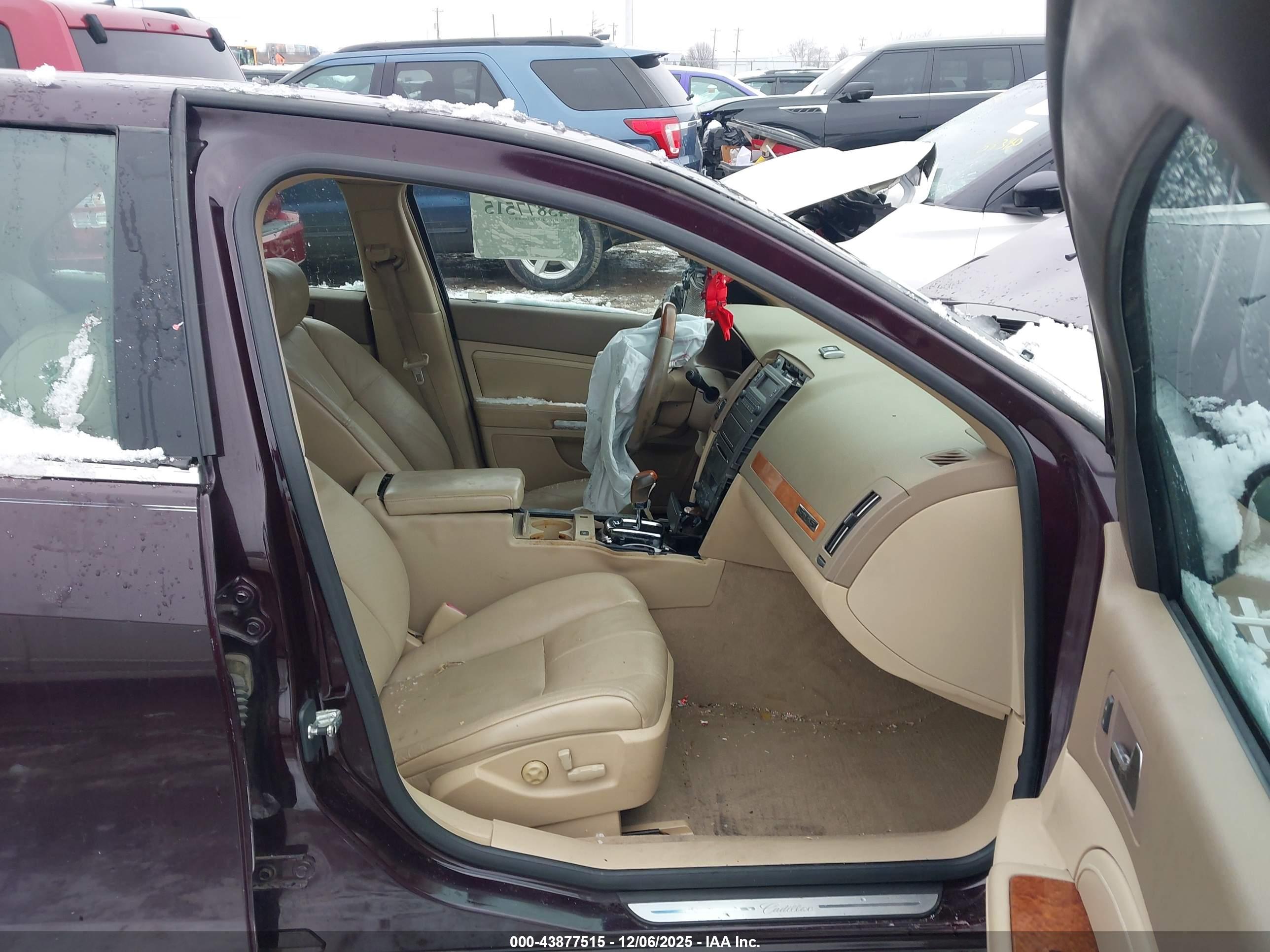 CADILLAC STS image 5