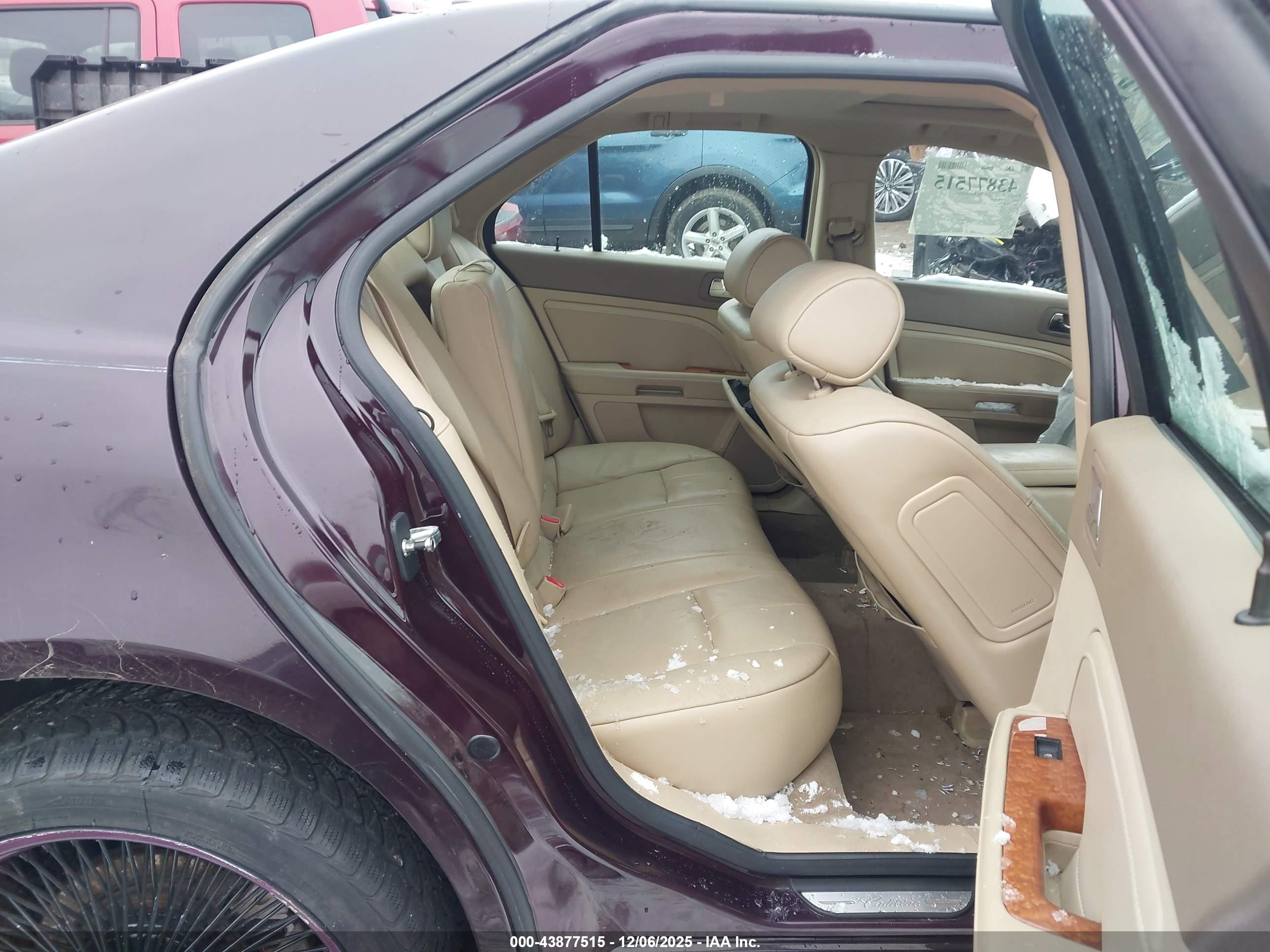 CADILLAC STS image 8