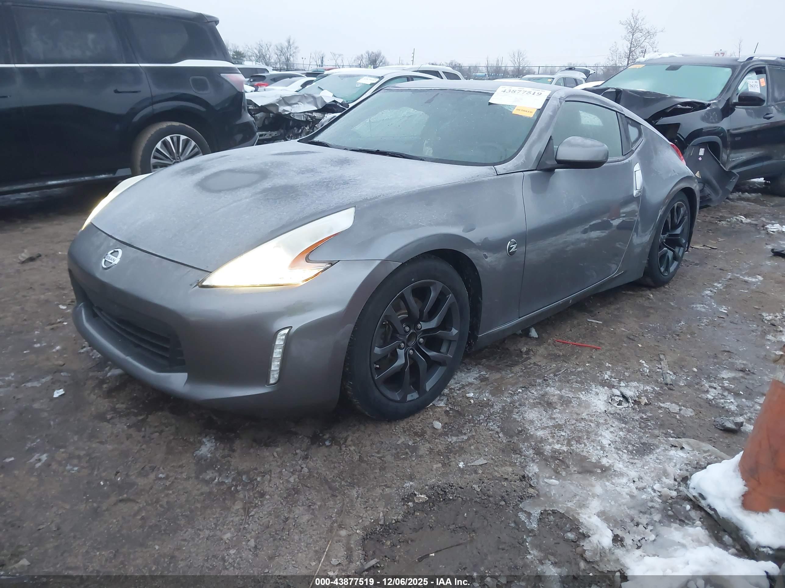NISSAN 370Z image 2