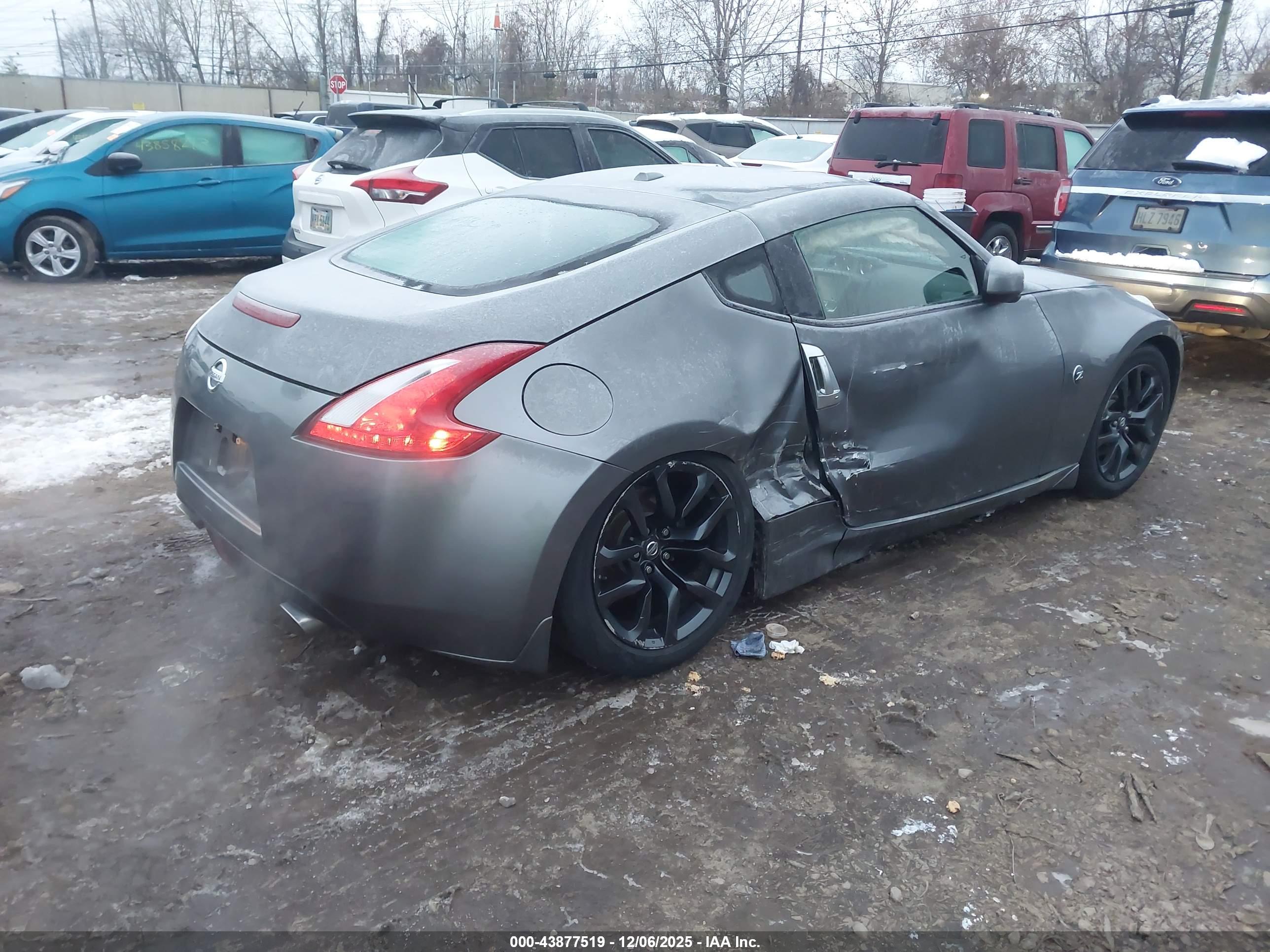 NISSAN 370Z image 4