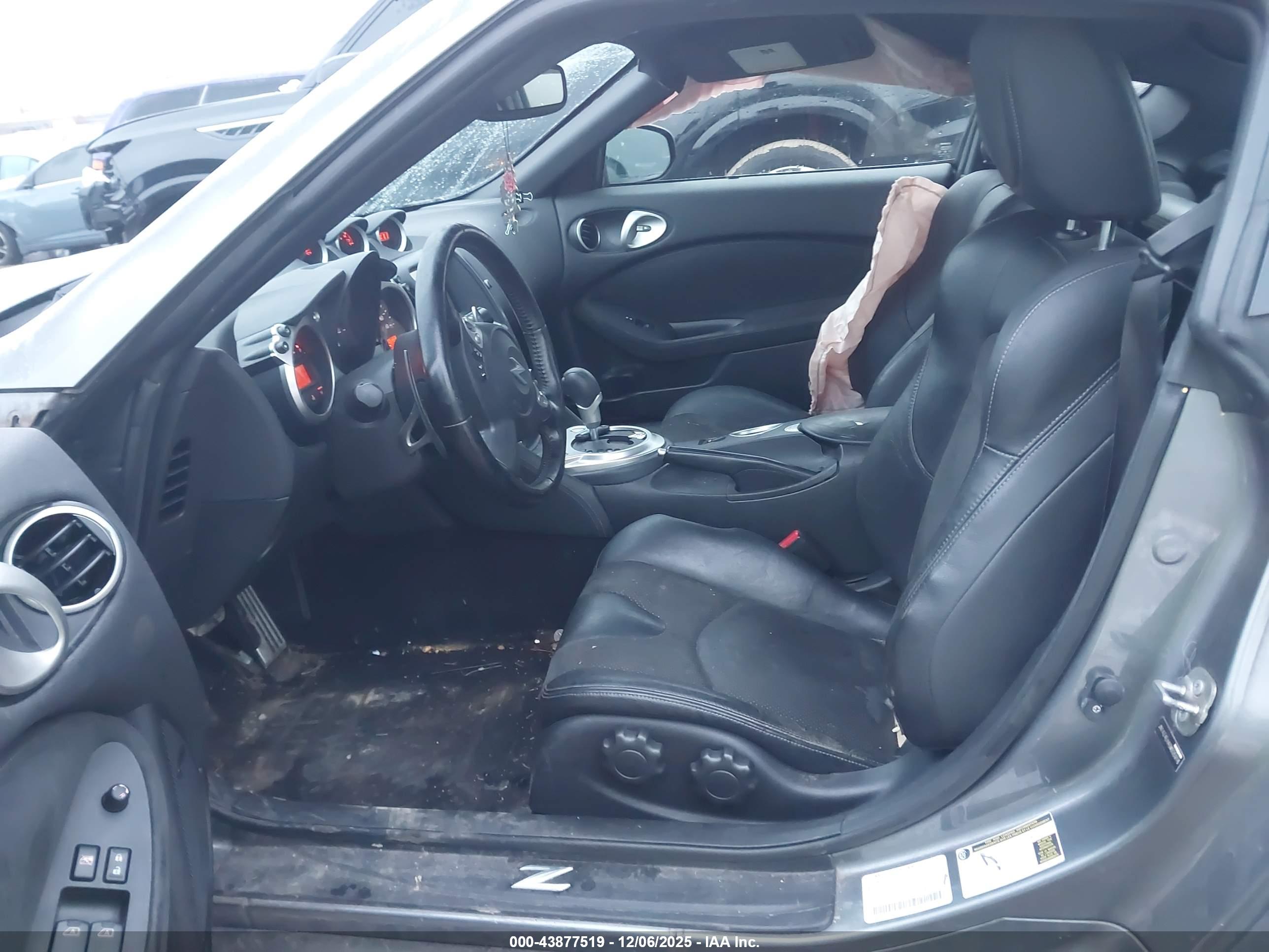 NISSAN 370Z image 5