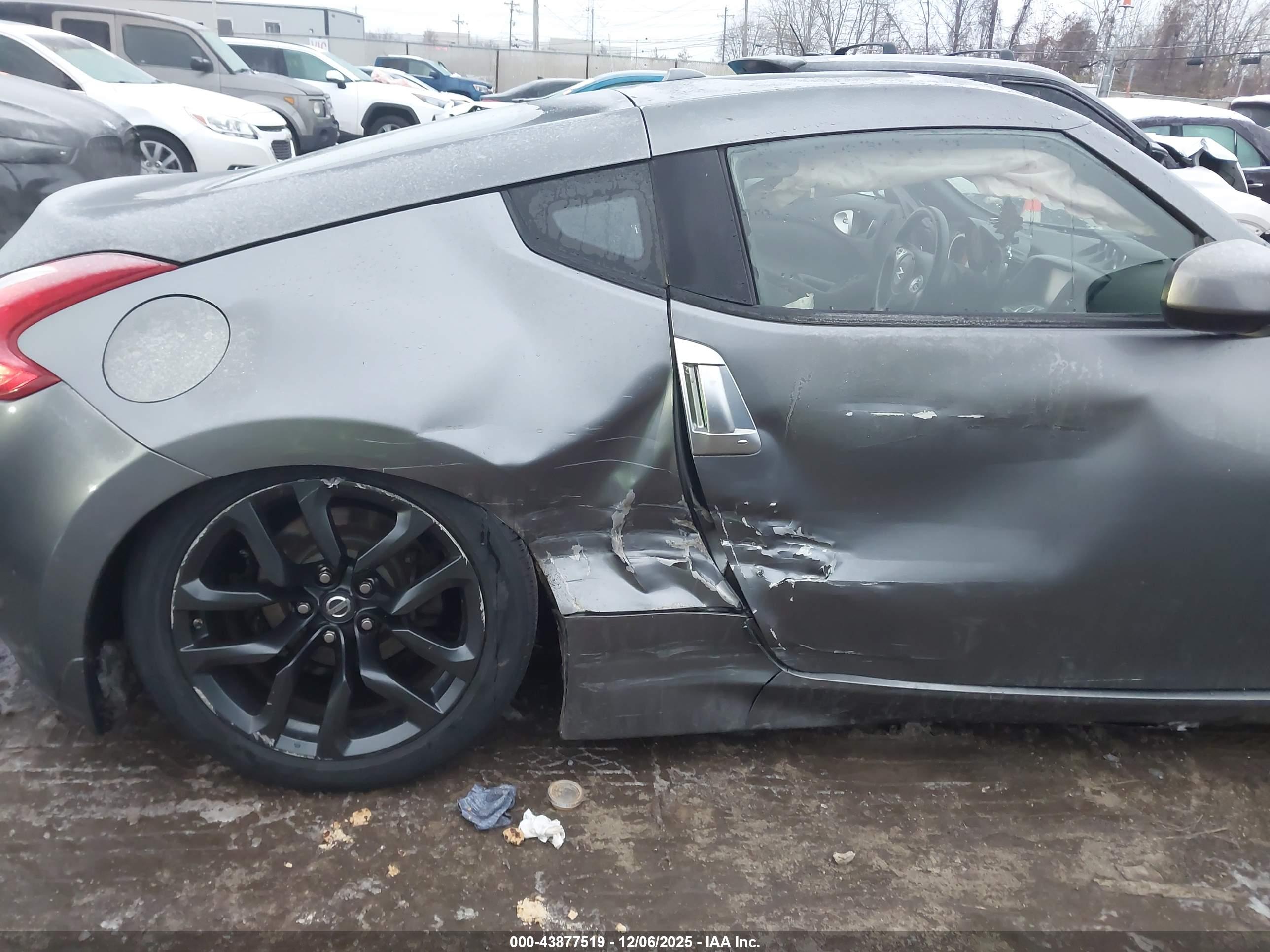 NISSAN 370Z image 6