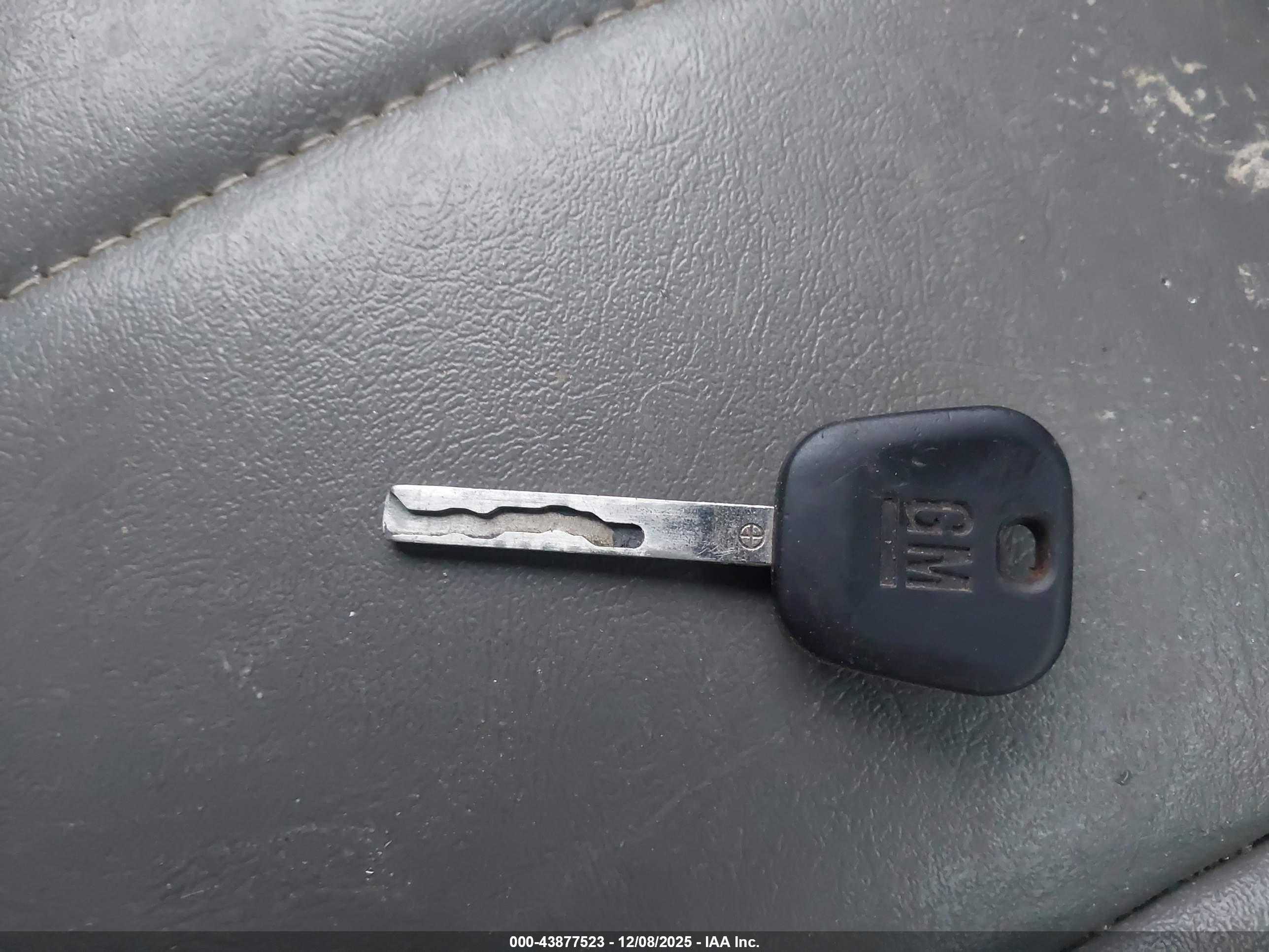 CHEVROLET EXPRESS image 11