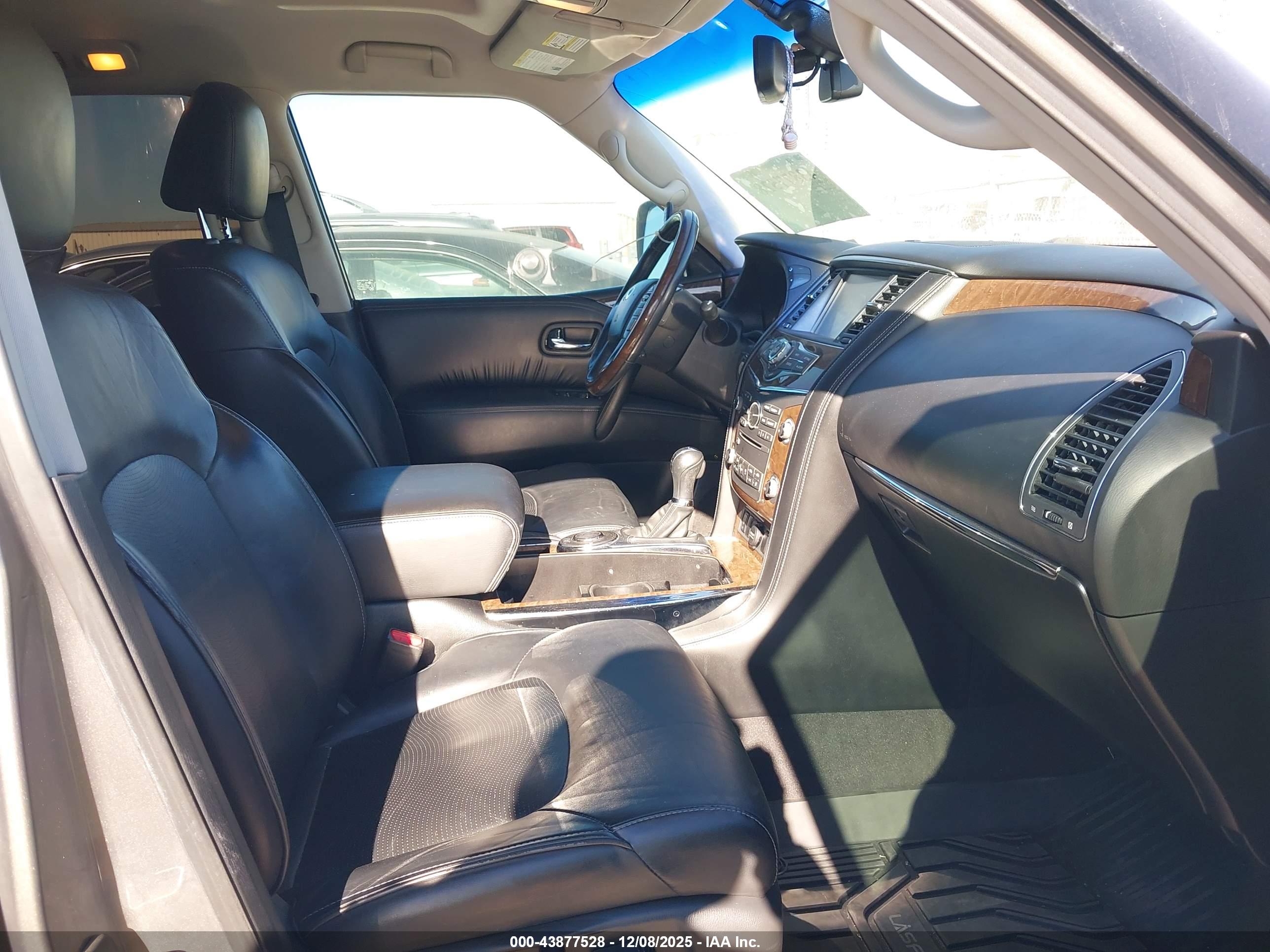 INFINITI QX80 image 5