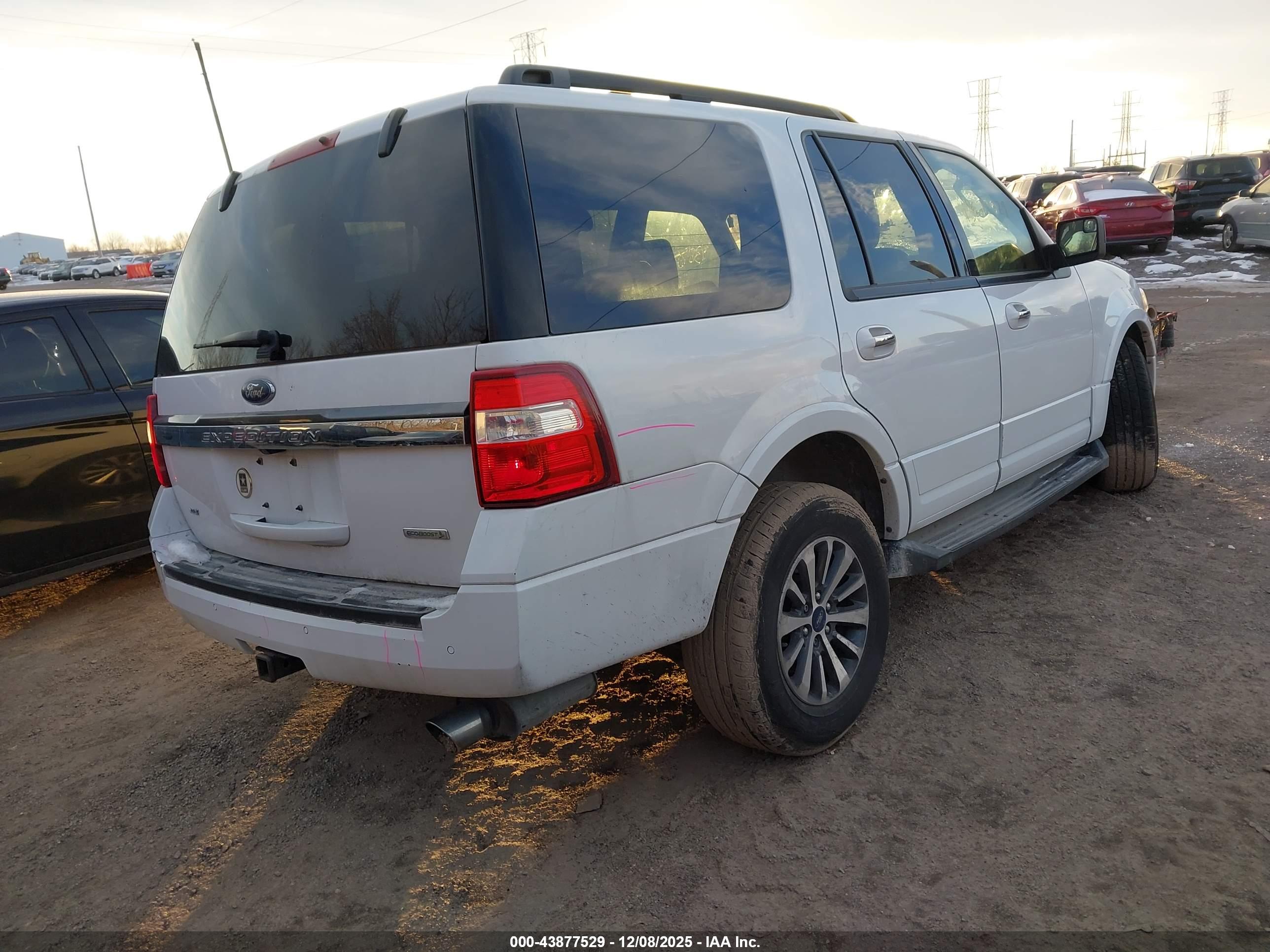 FORD EXPEDITION image 4