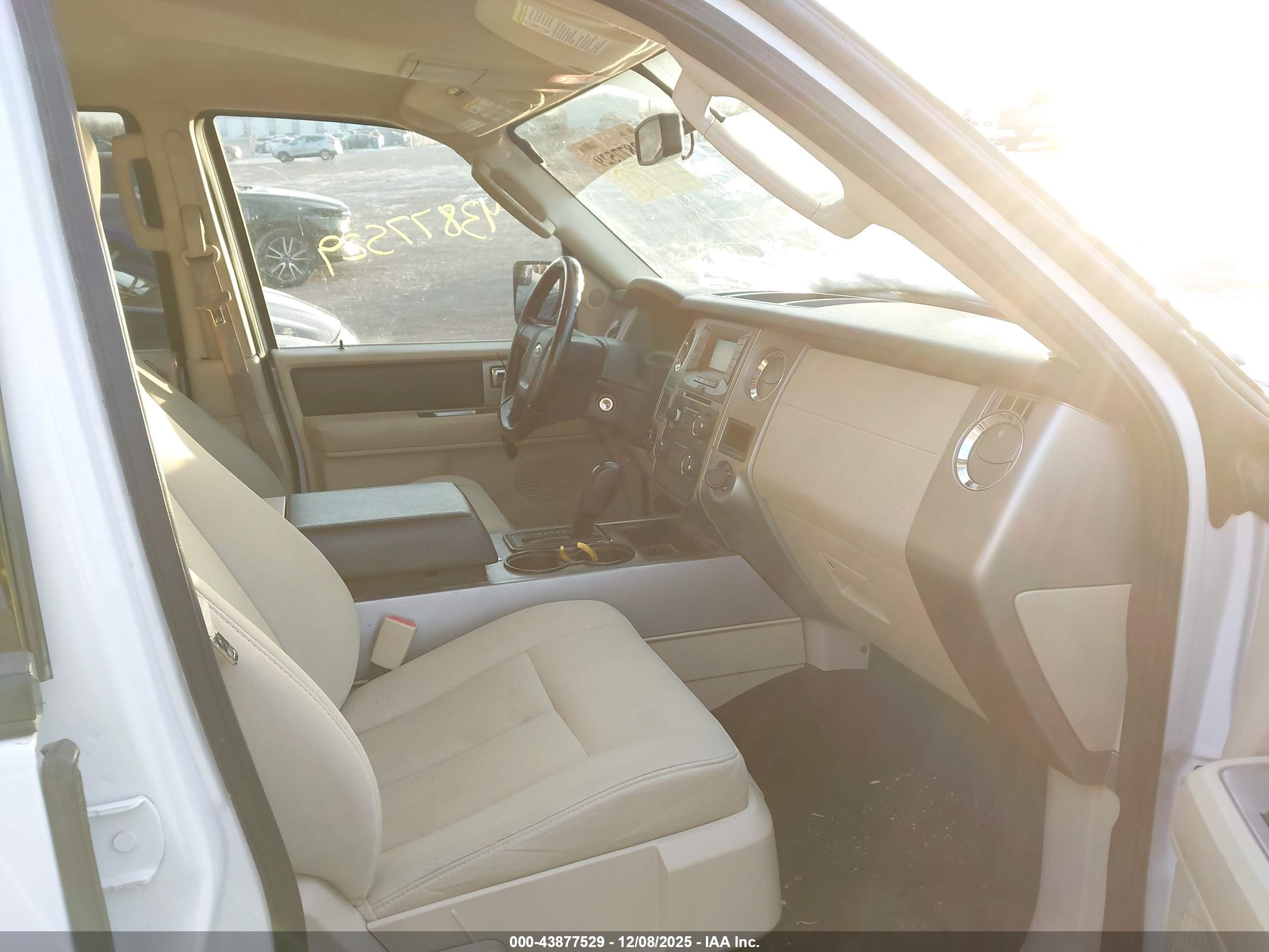 FORD EXPEDITION image 5