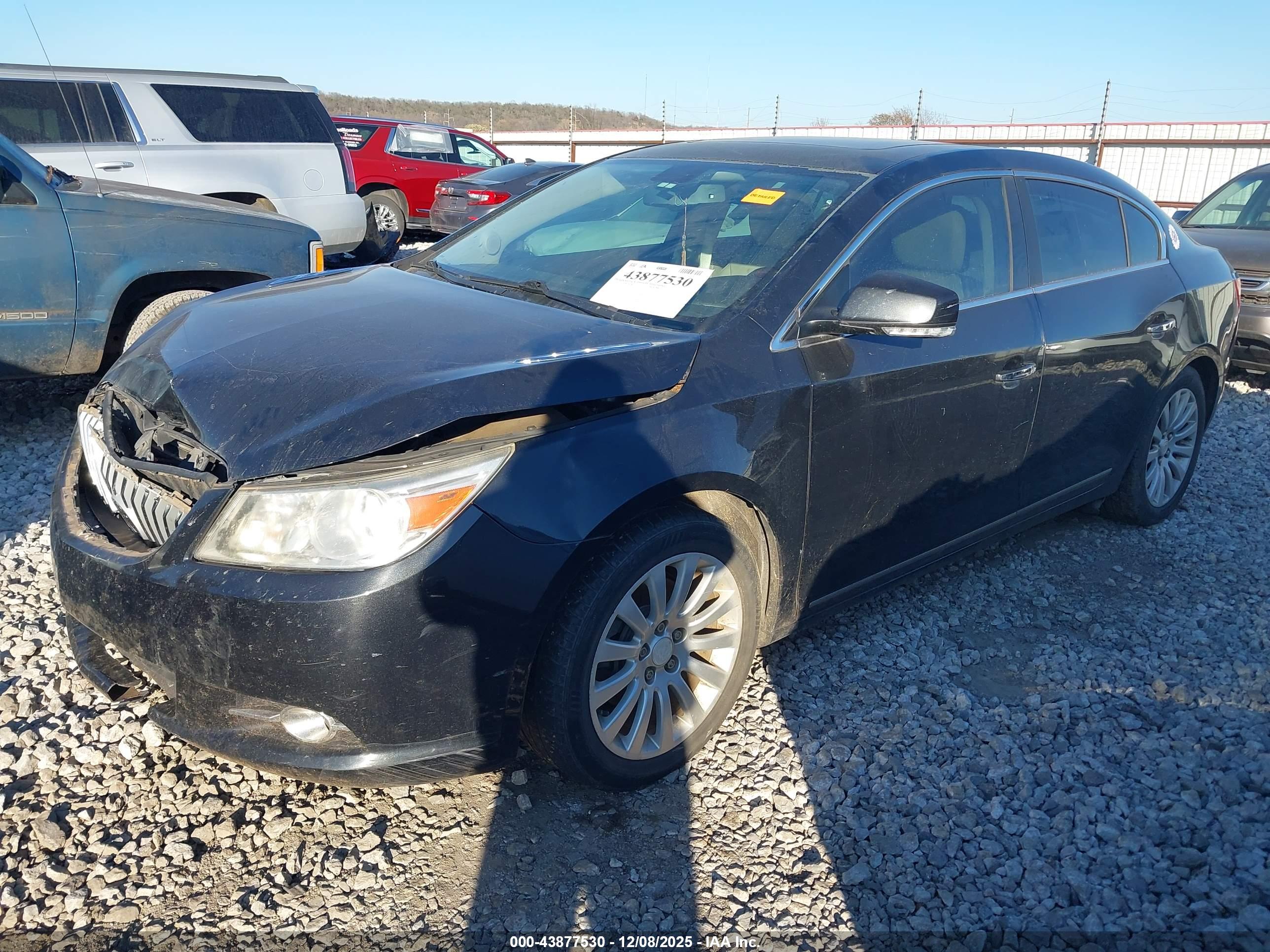 BUICK LACROSSE image 2