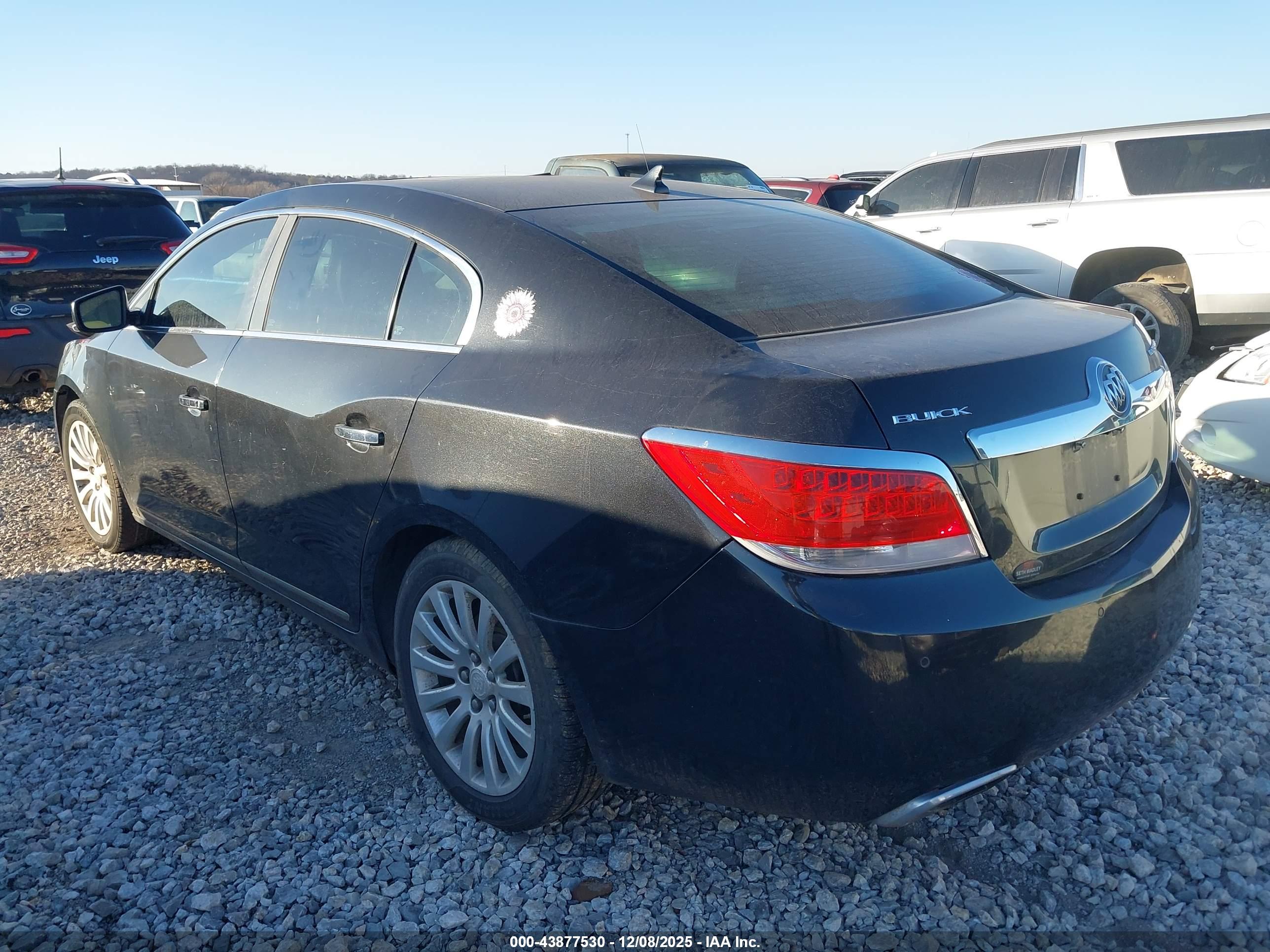 BUICK LACROSSE image 3