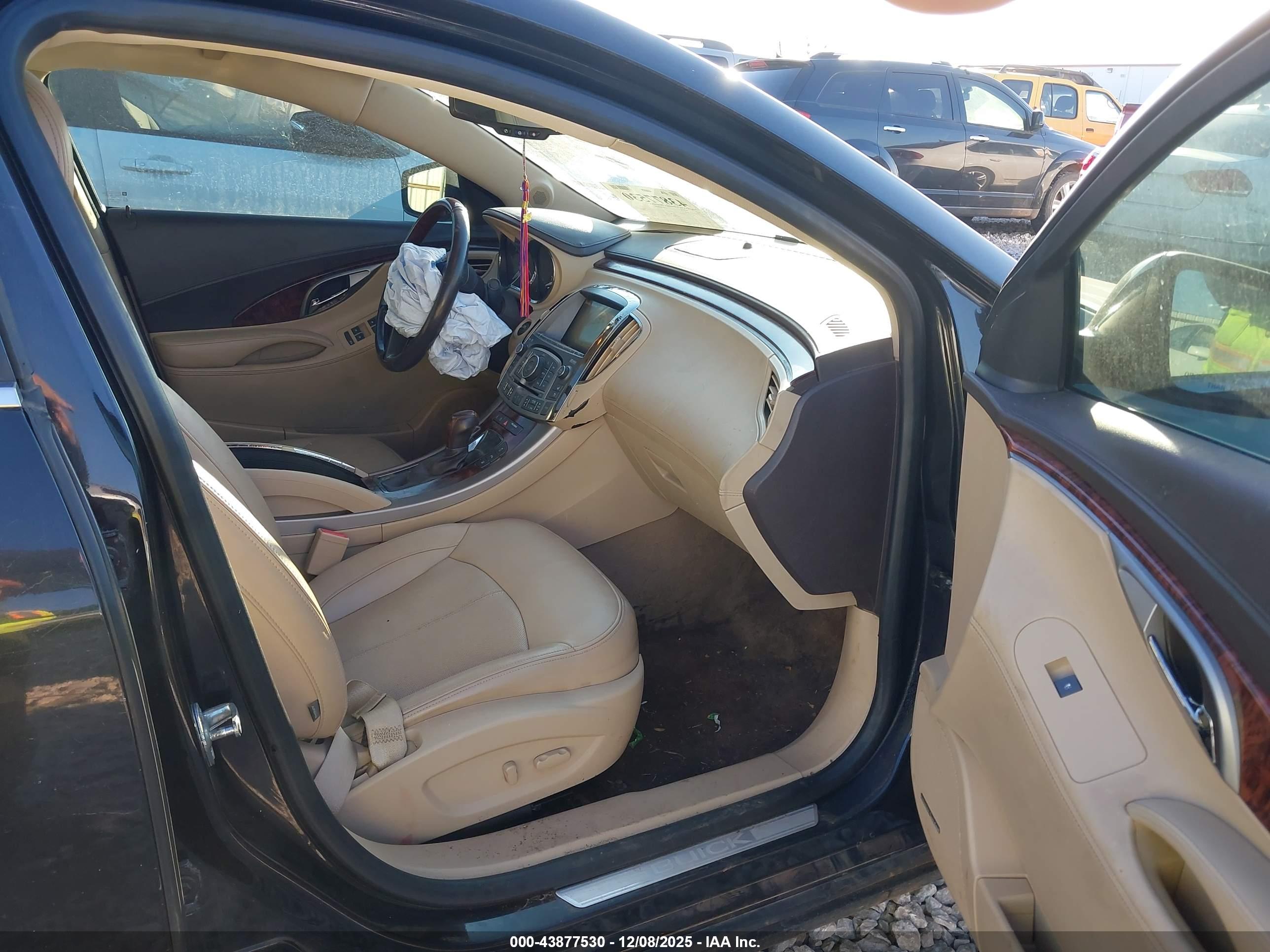 BUICK LACROSSE image 5