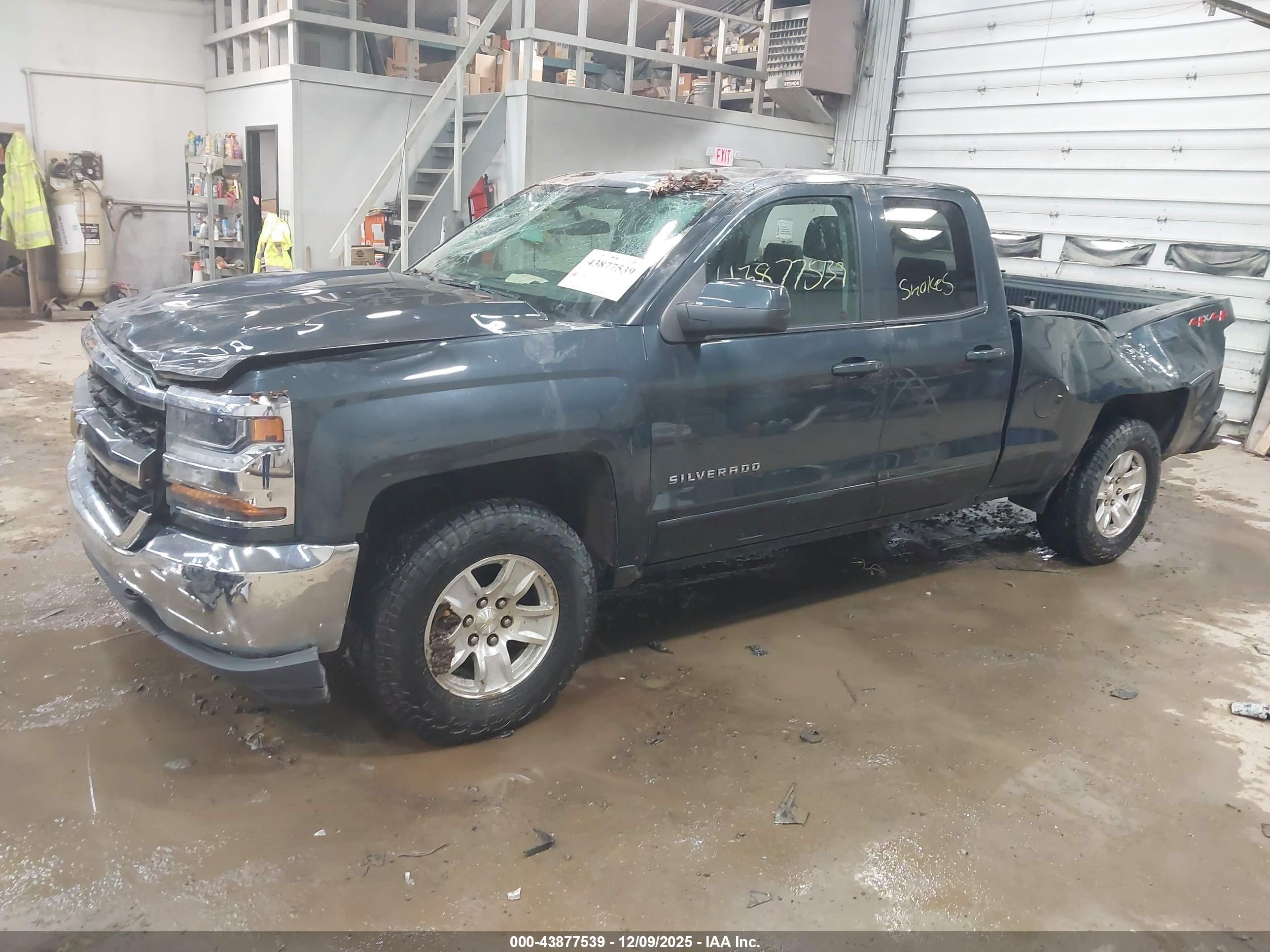 CHEVROLET SILVERADO image 2