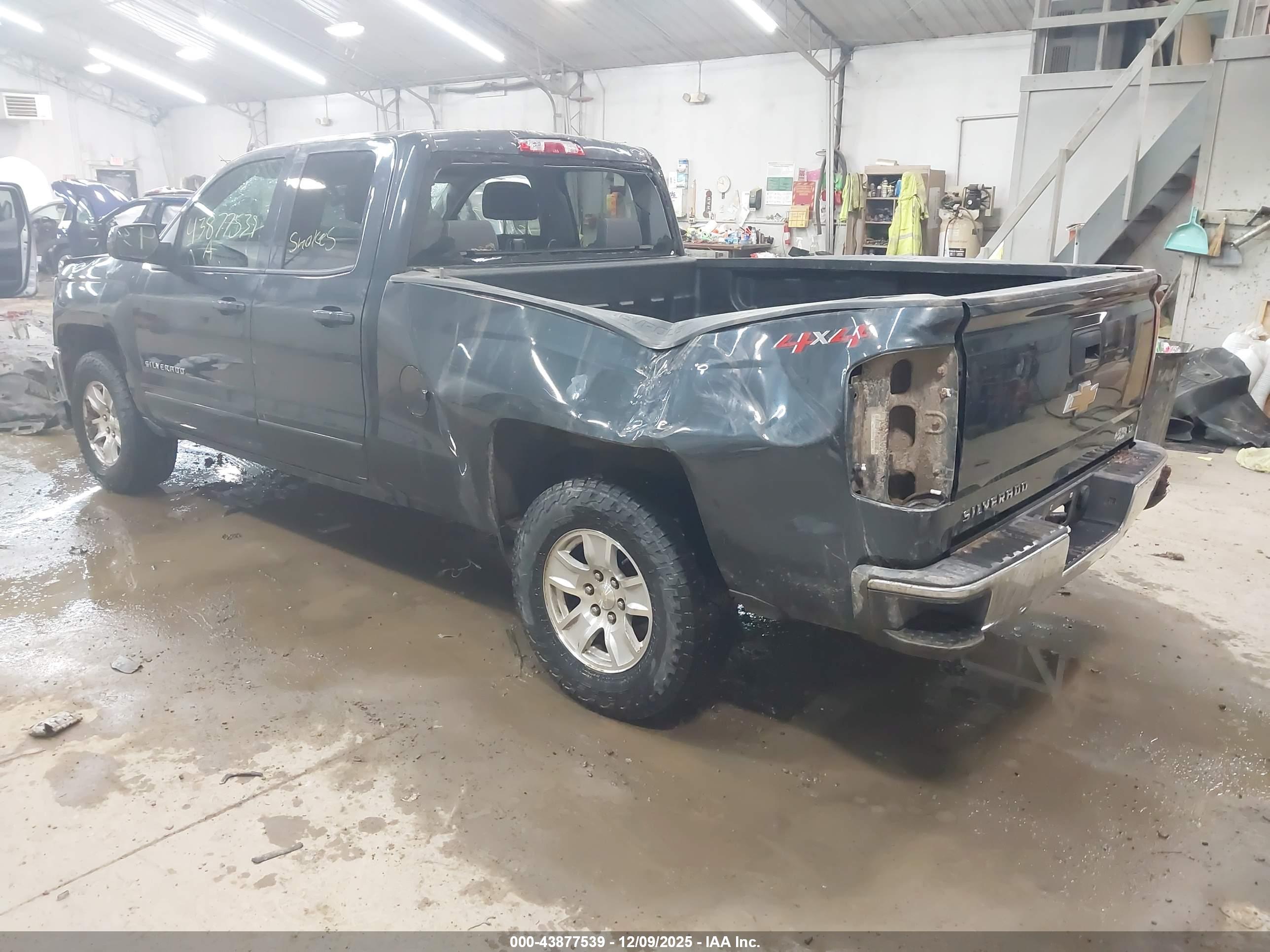 CHEVROLET SILVERADO image 3