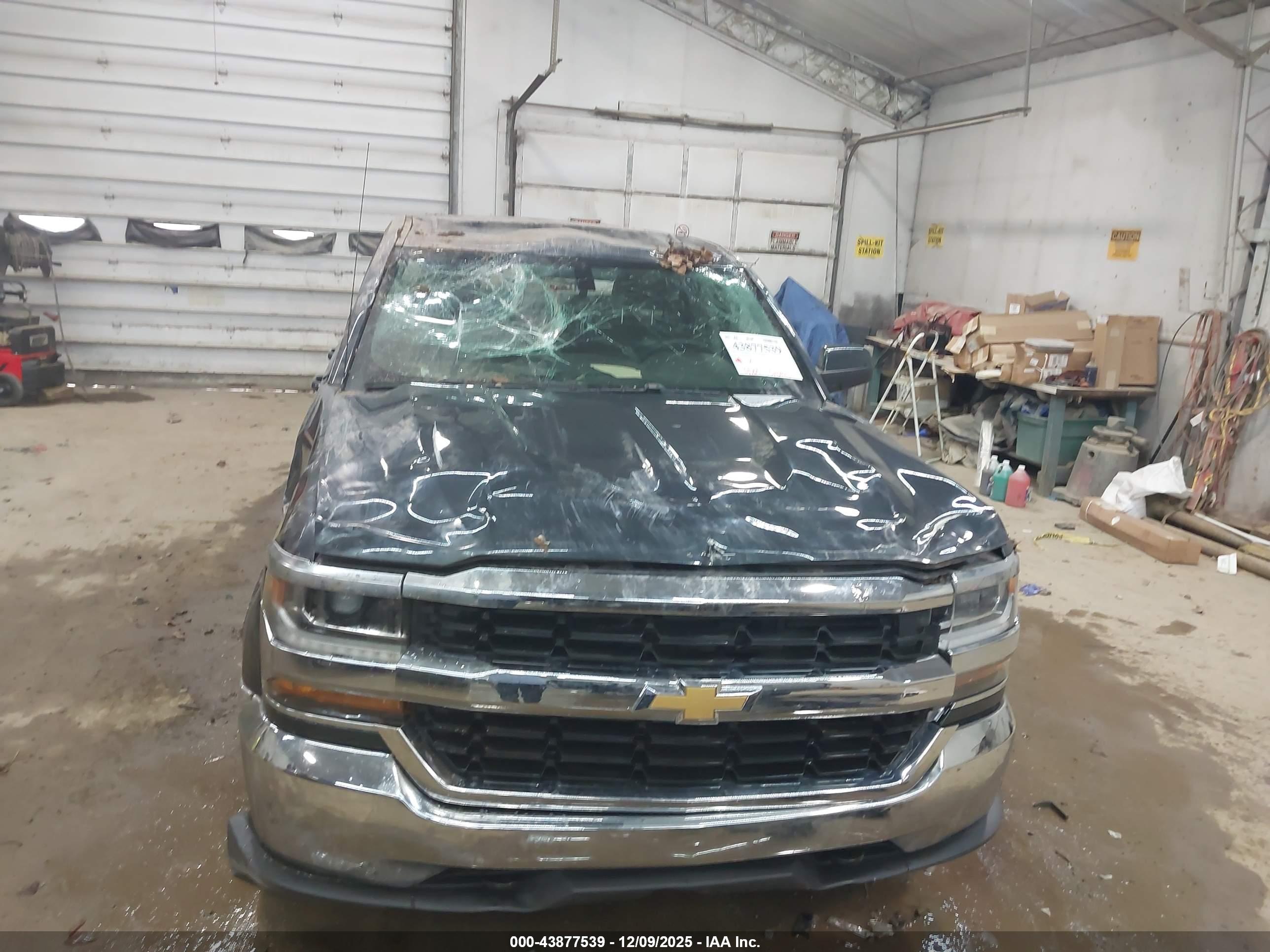 CHEVROLET SILVERADO image 6