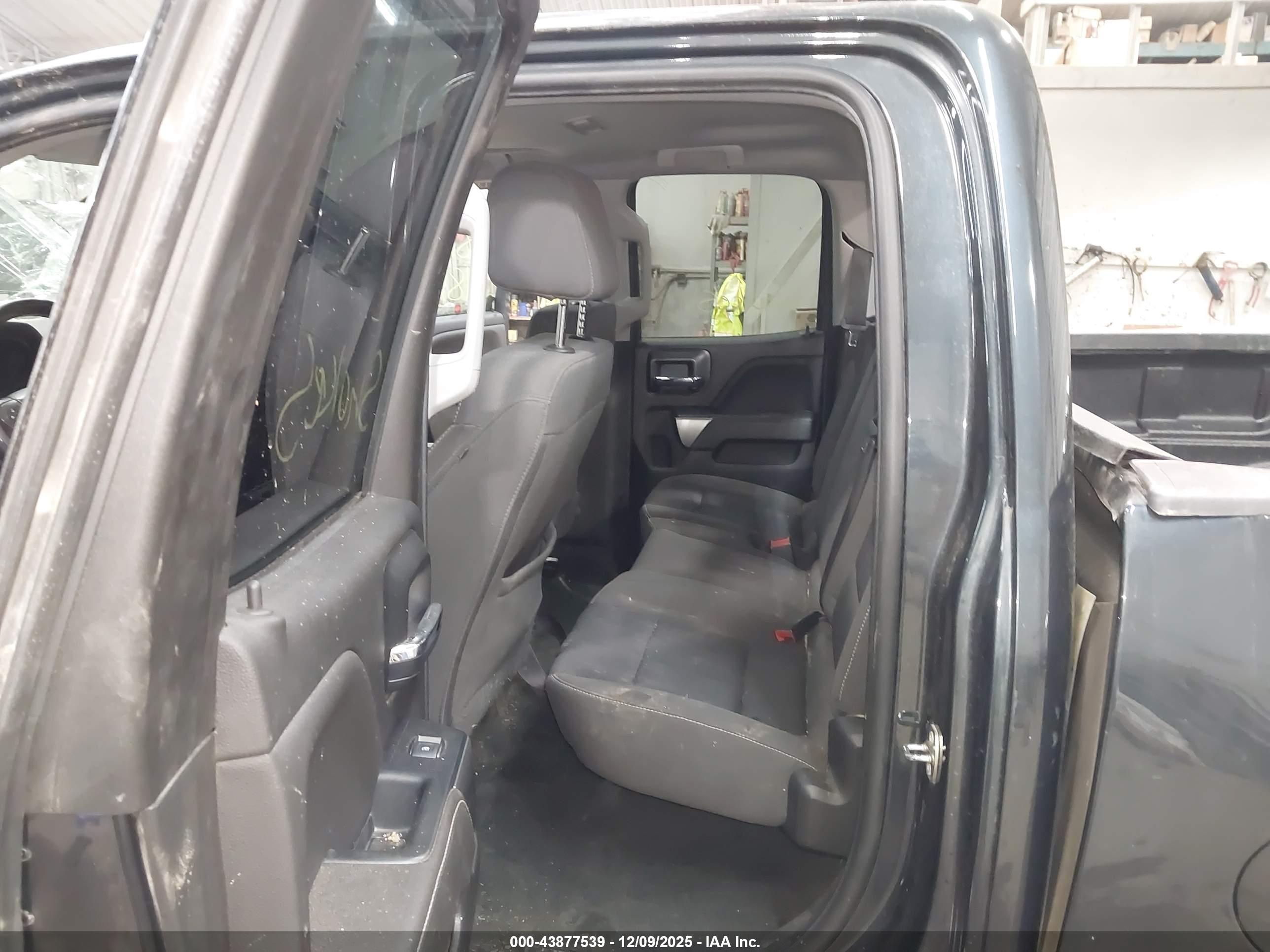 CHEVROLET SILVERADO image 8