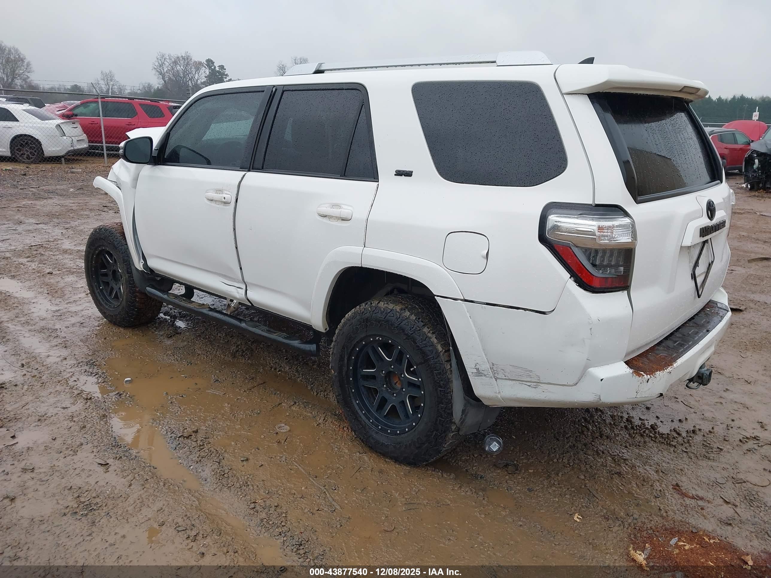 TOYOTA 4RUNNER image 3