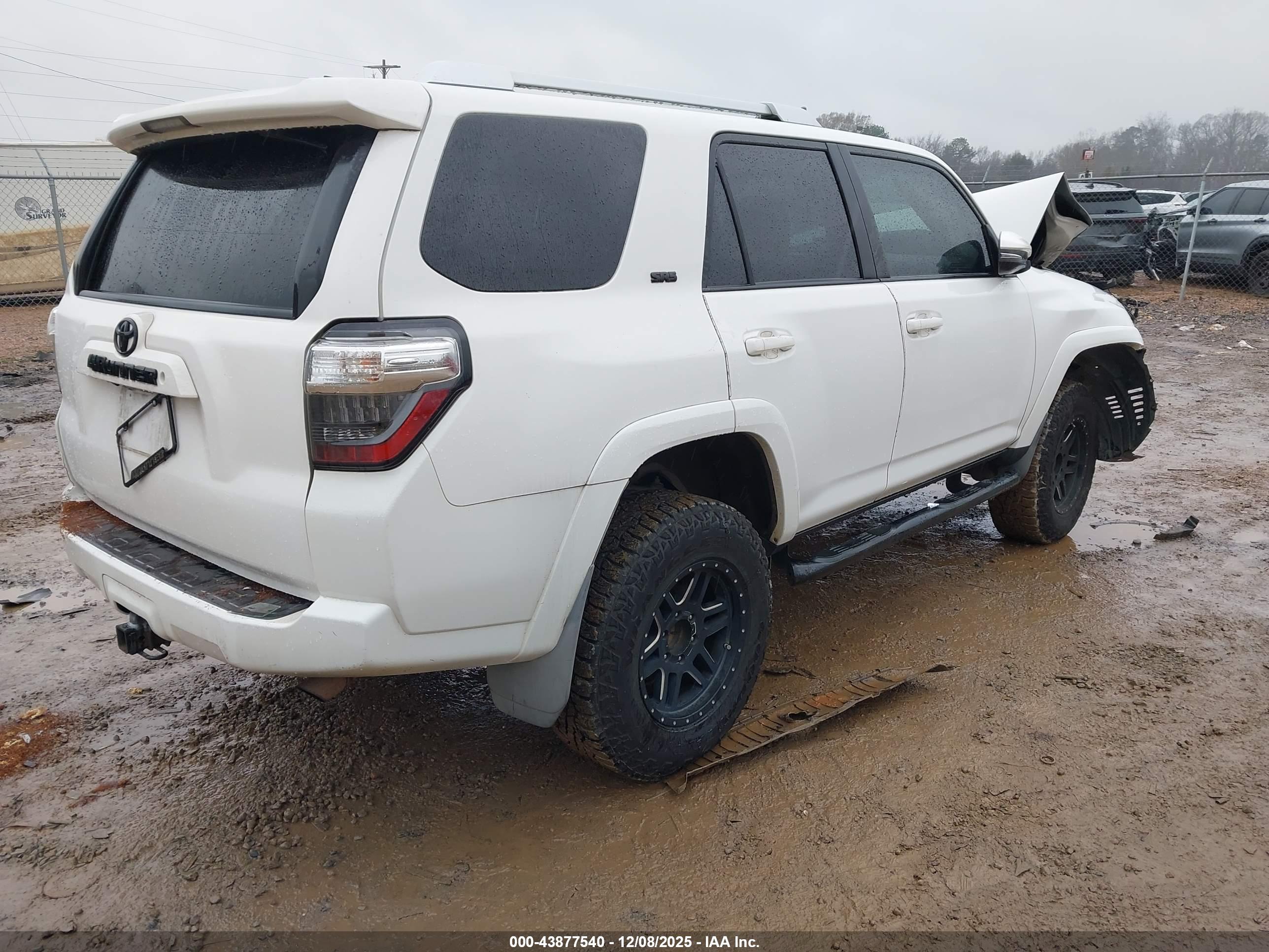 TOYOTA 4RUNNER image 4