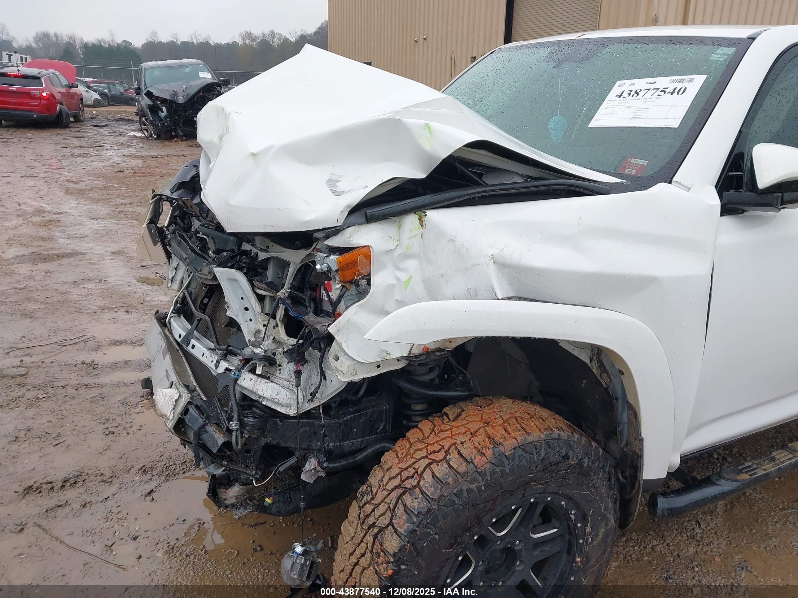TOYOTA 4RUNNER image 6