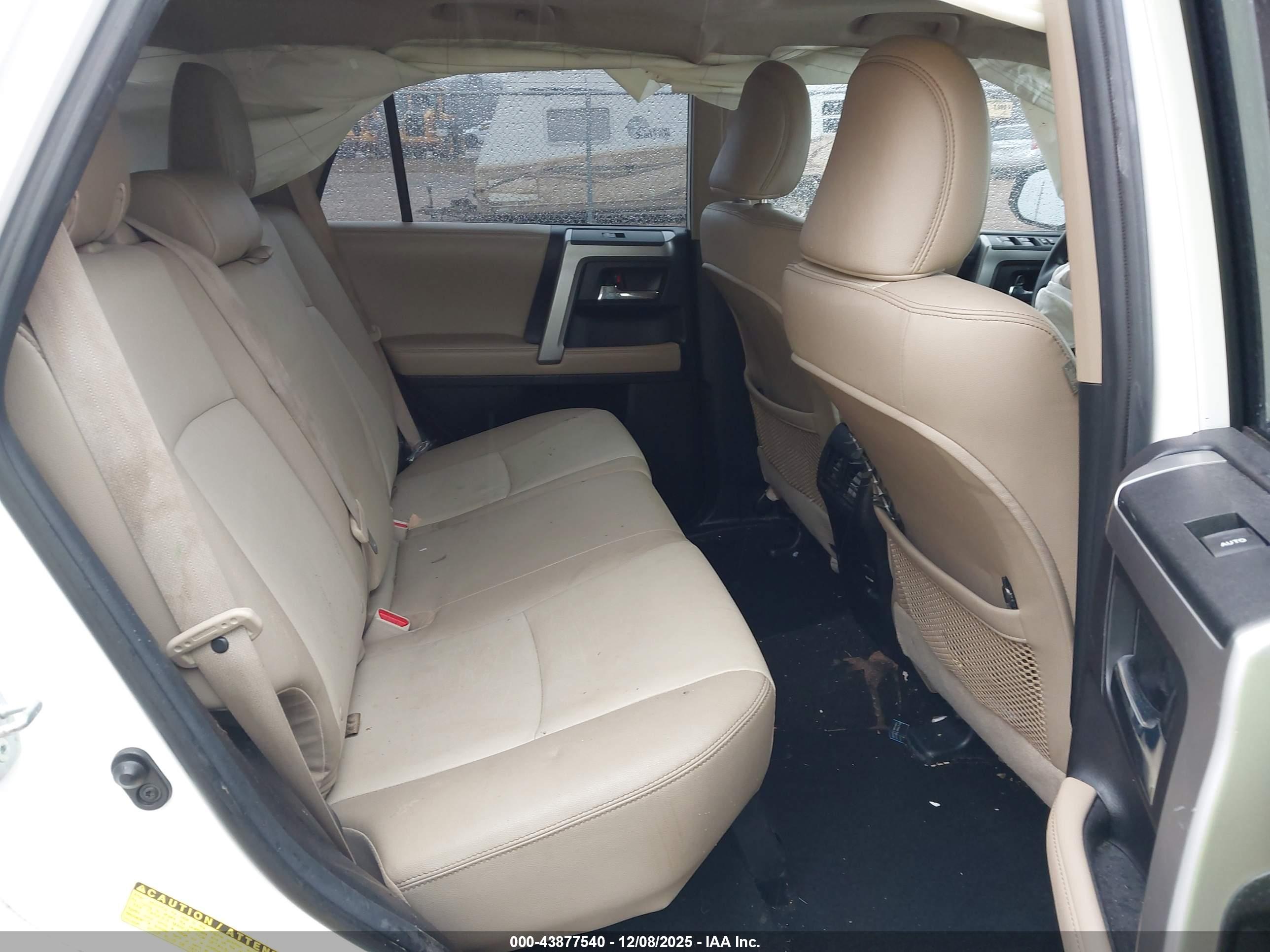TOYOTA 4RUNNER image 8