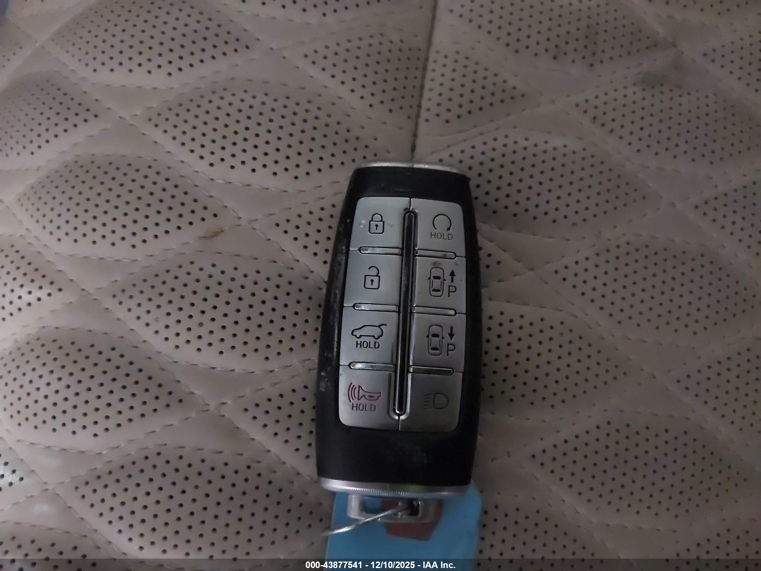 GENESIS GV70 image 11