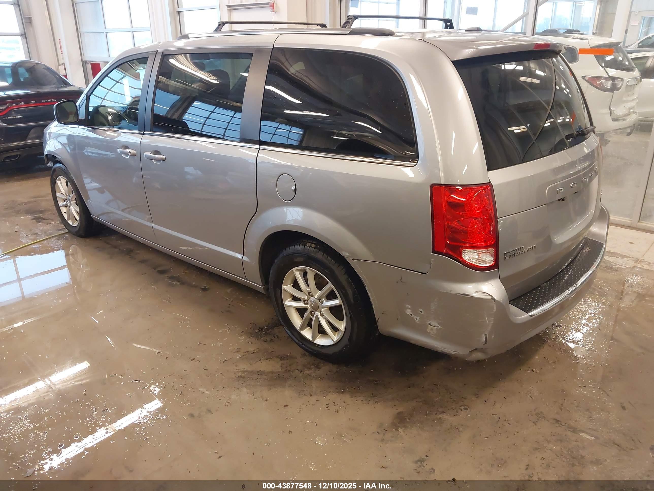 DODGE GRAND image 3