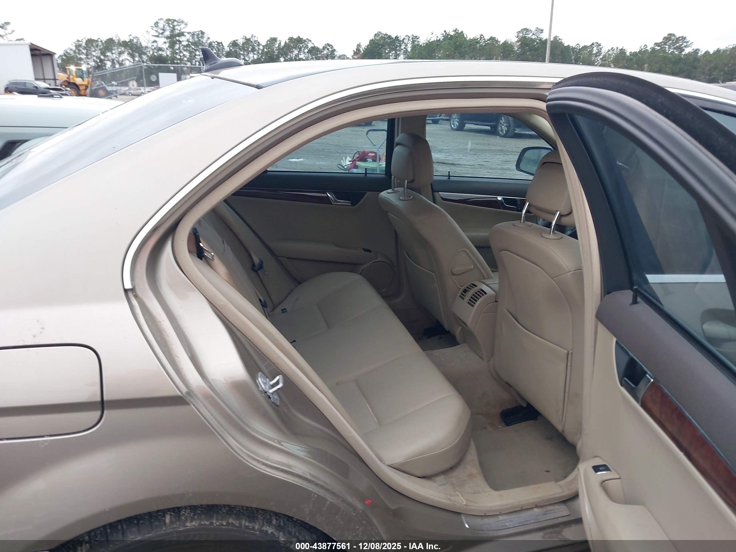 MERCEDES-BENZ C image 8