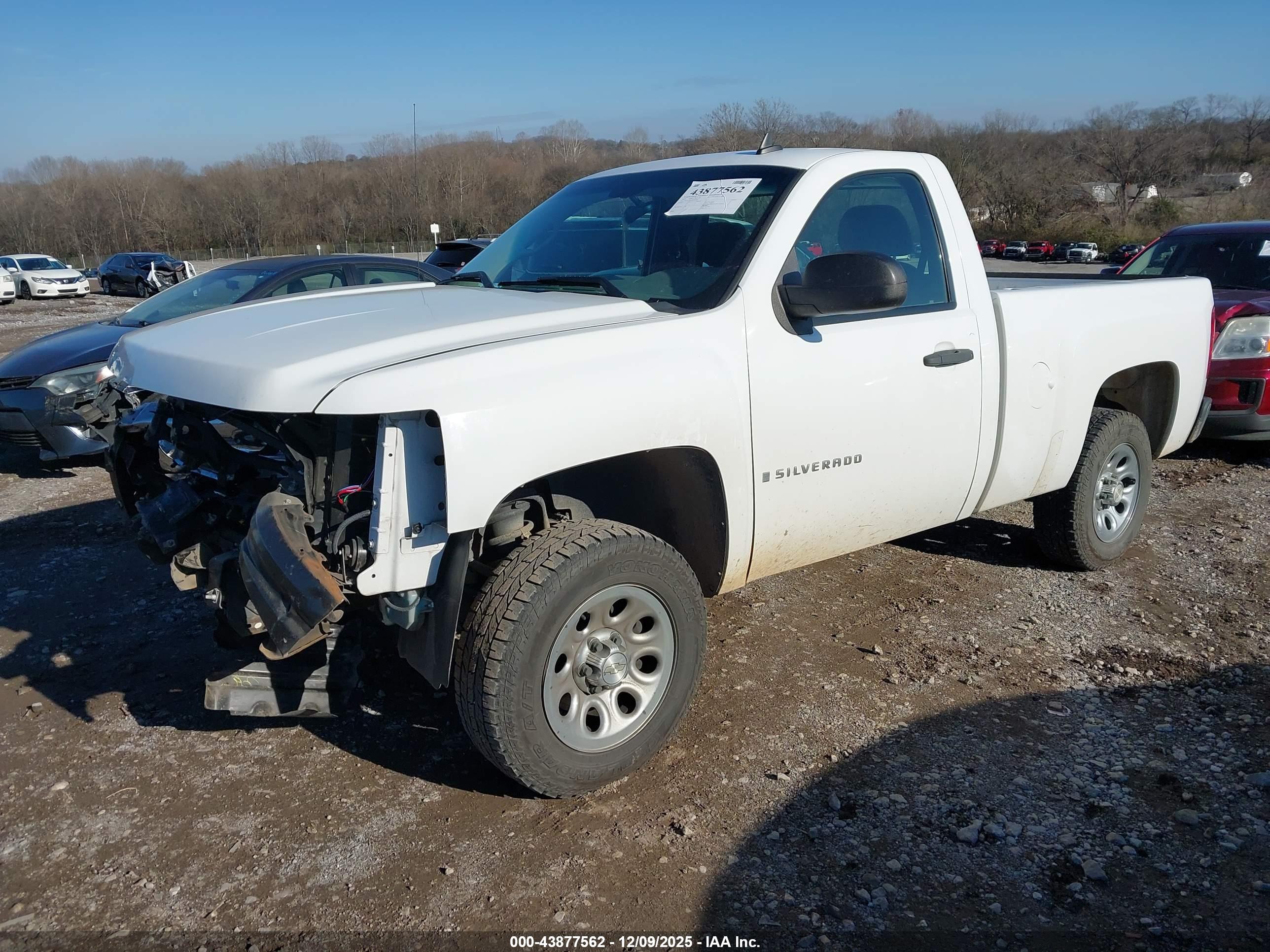 CHEVROLET SILVERADO image 2