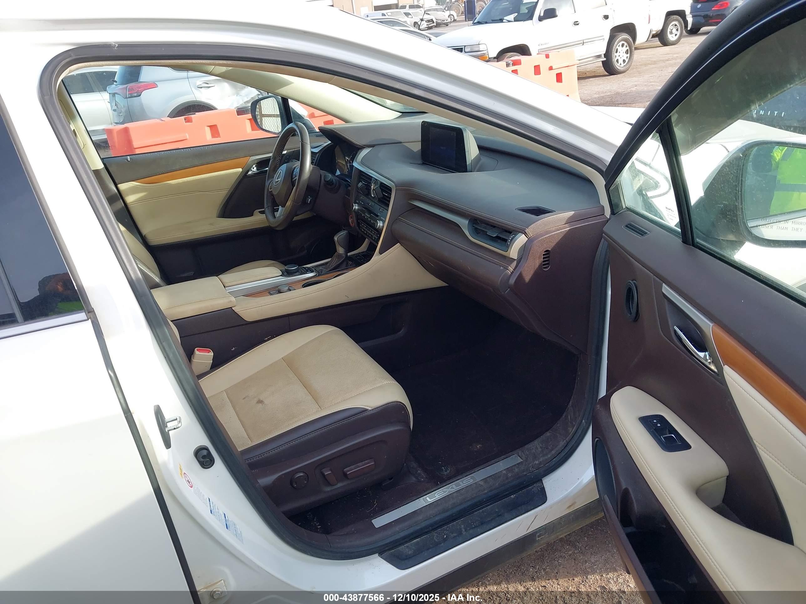 LEXUS RX image 5