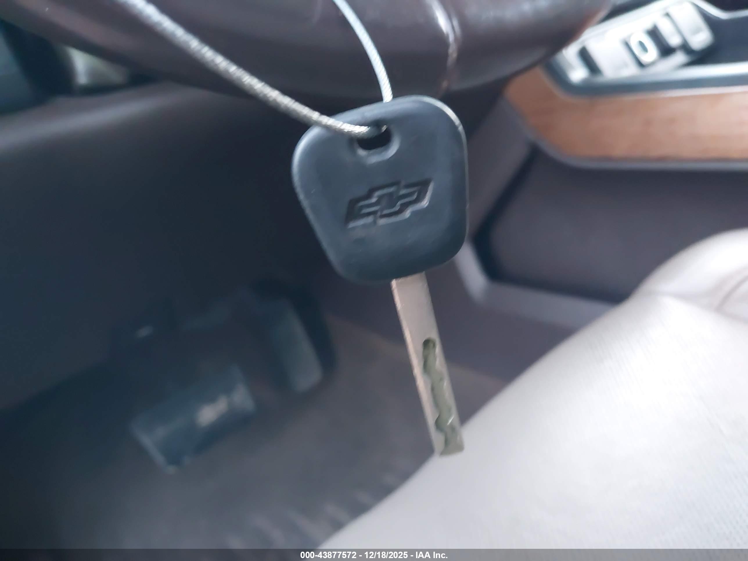 CHEVROLET SILVERADO image 11