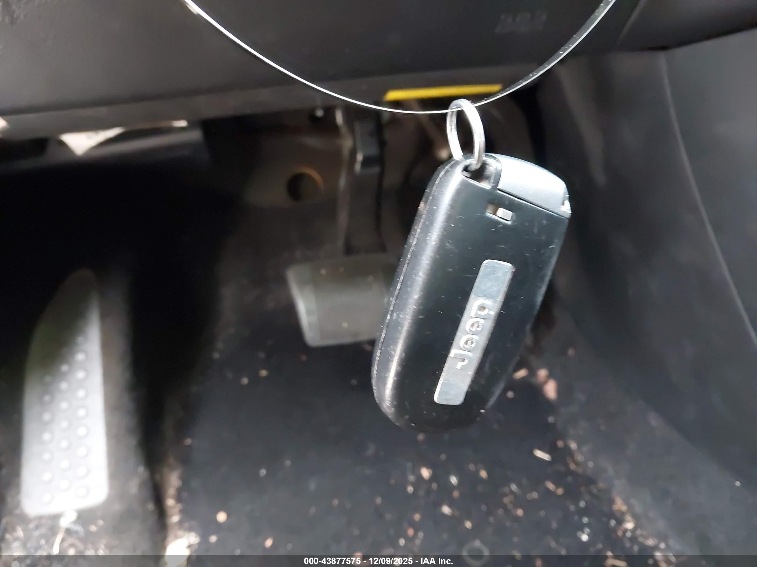 JEEP CHEROKEE image 11