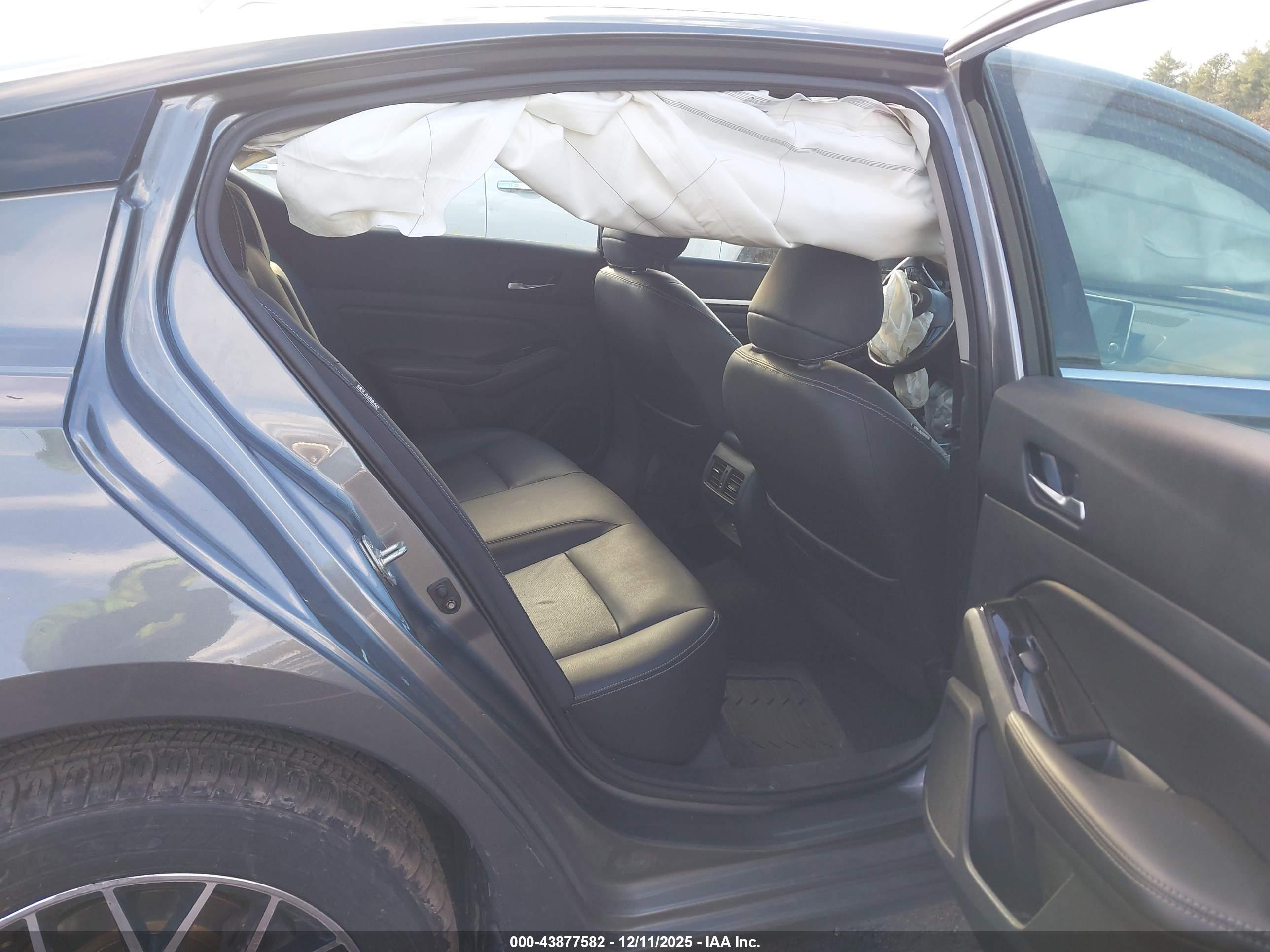 NISSAN ALTIMA image 8
