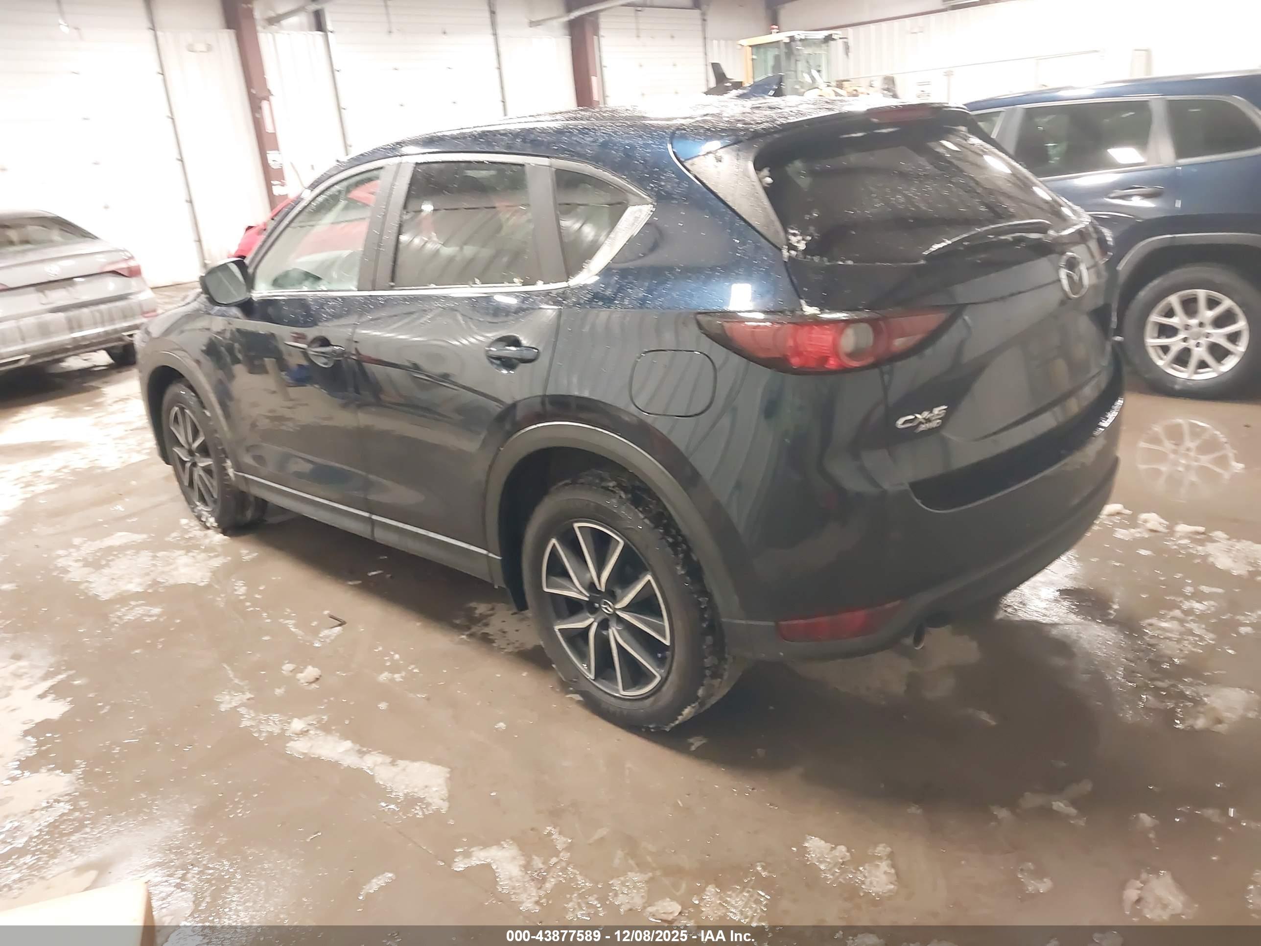 MAZDA CX-5 image 3