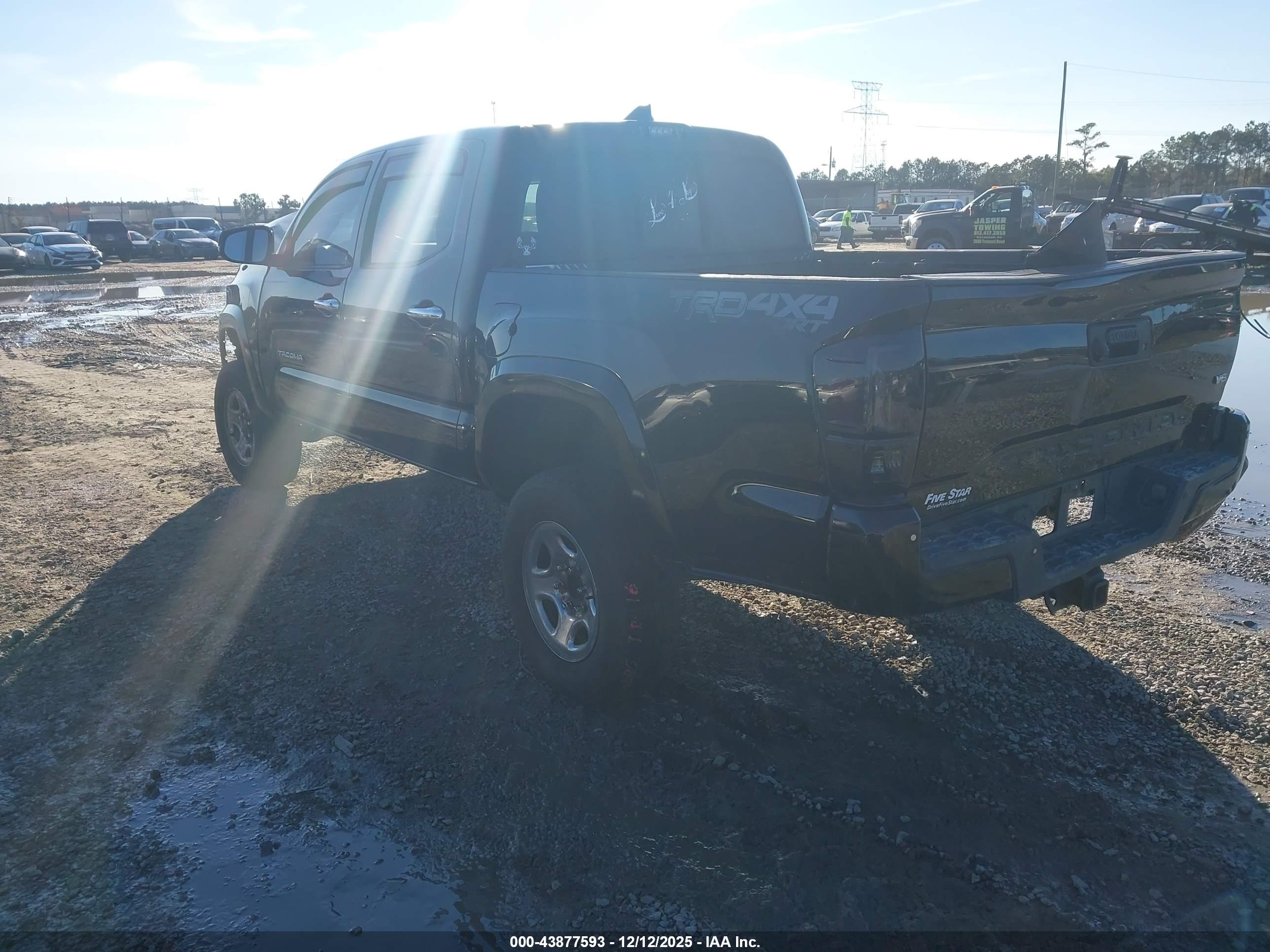 TOYOTA TACOMA image 3