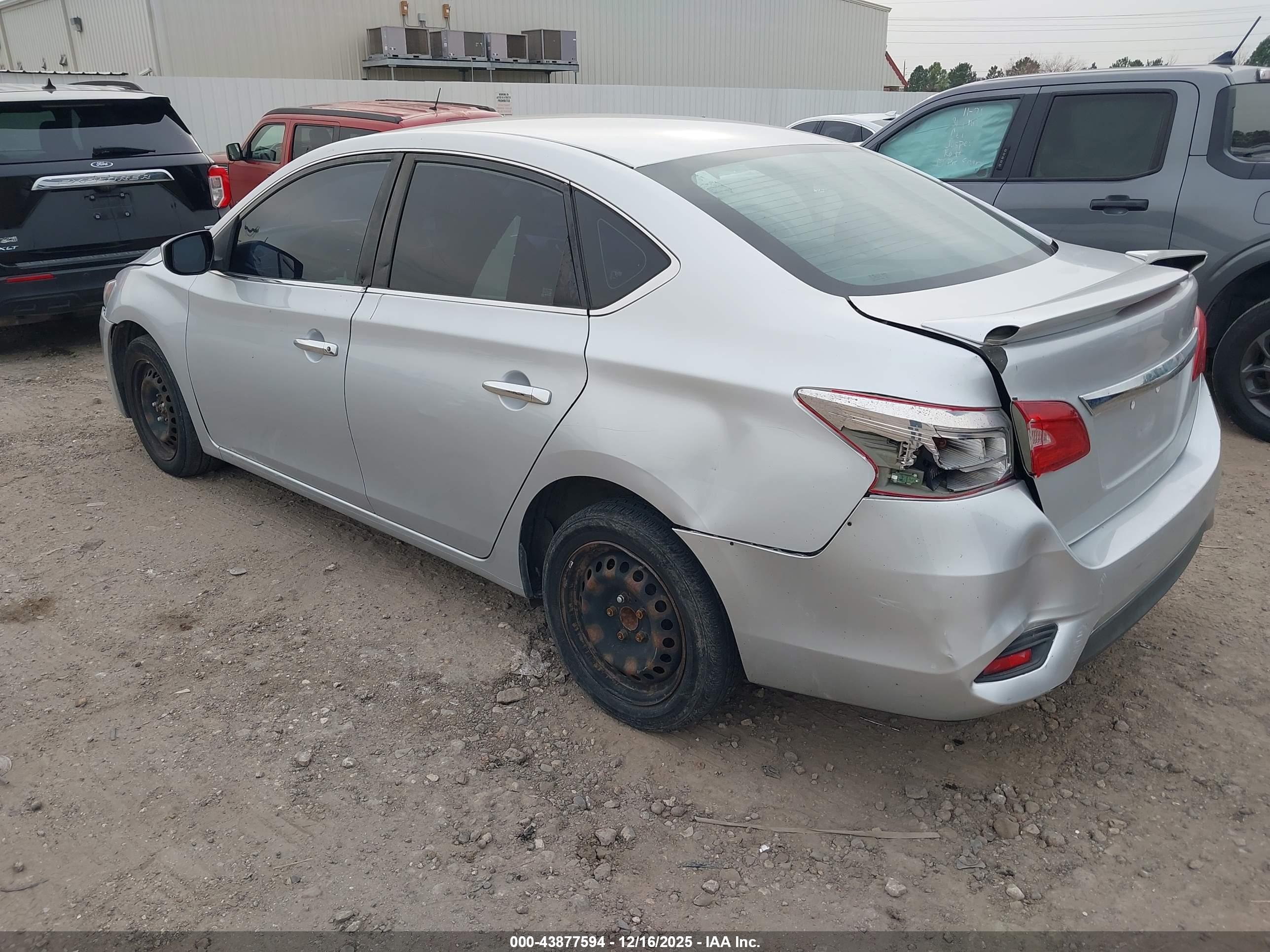 NISSAN SENTRA image 3