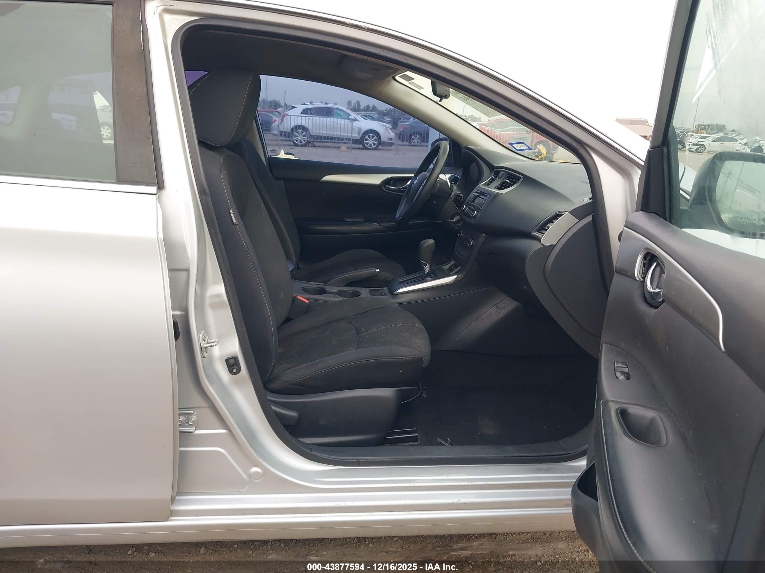 NISSAN SENTRA image 5