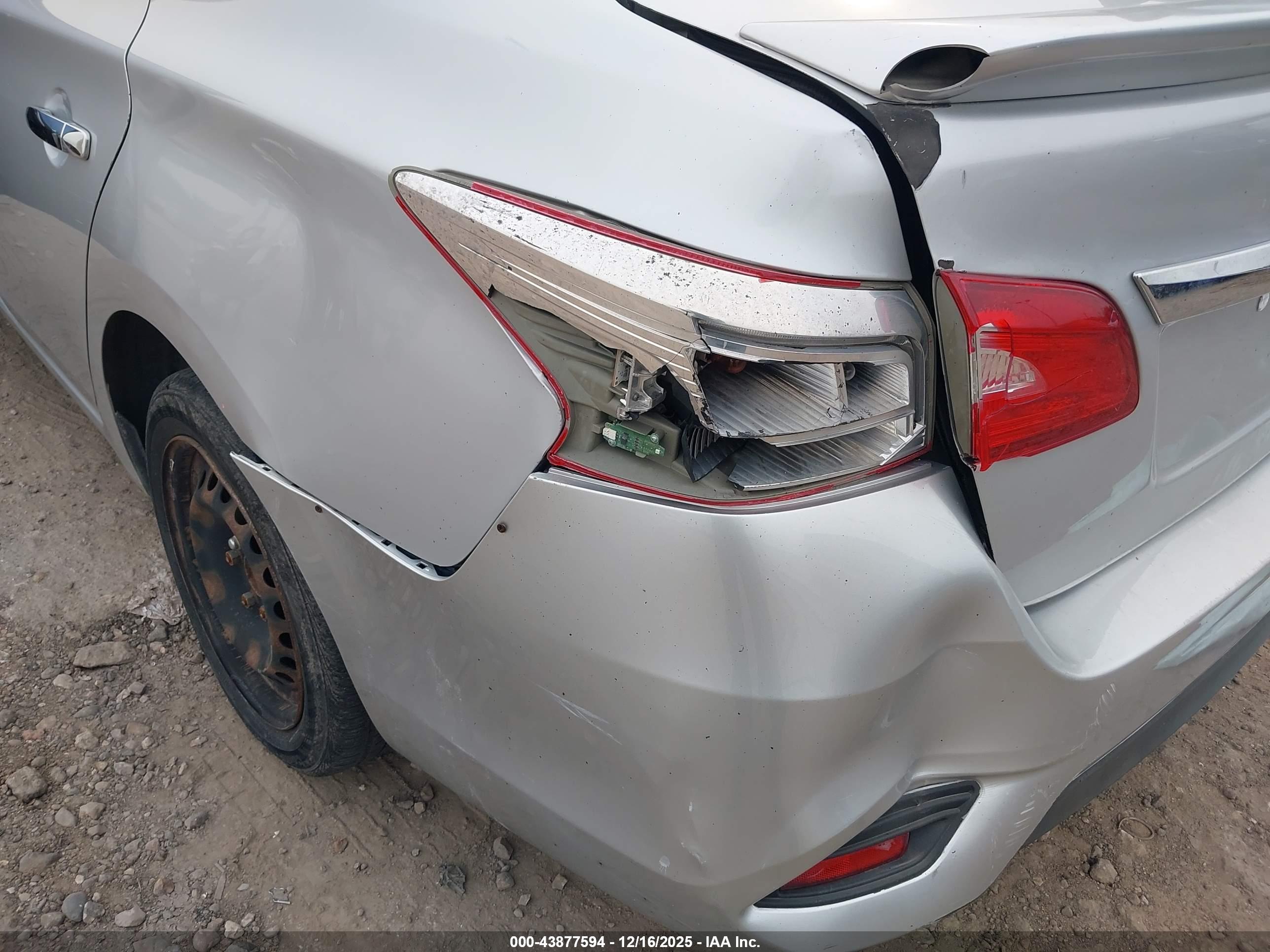 NISSAN SENTRA image 6