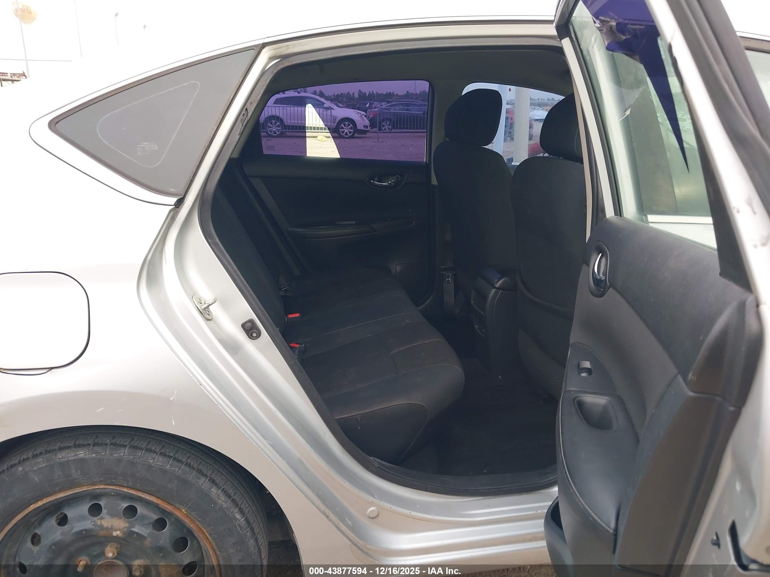 NISSAN SENTRA image 8