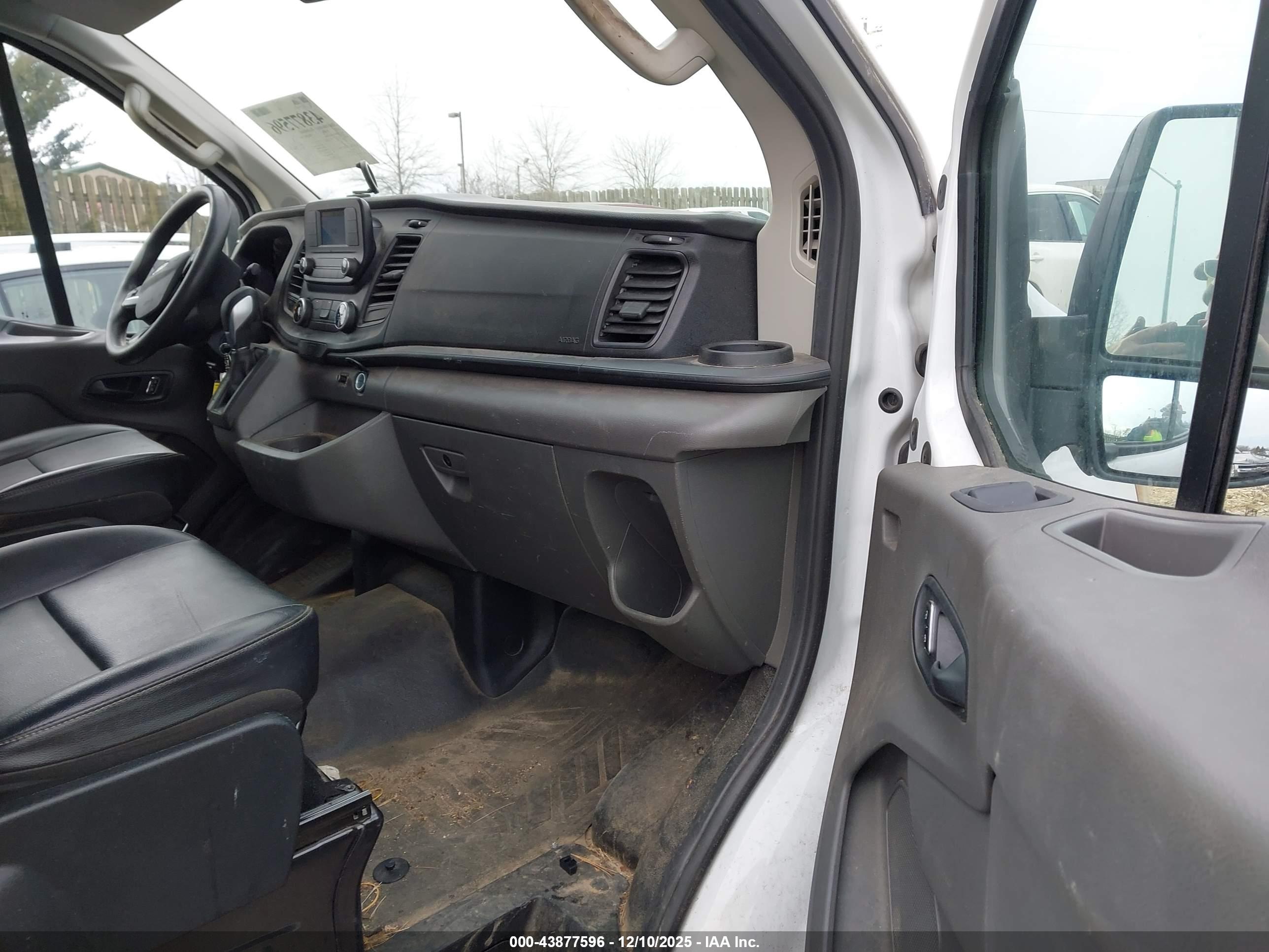 FORD TRANSIT-350 image 5