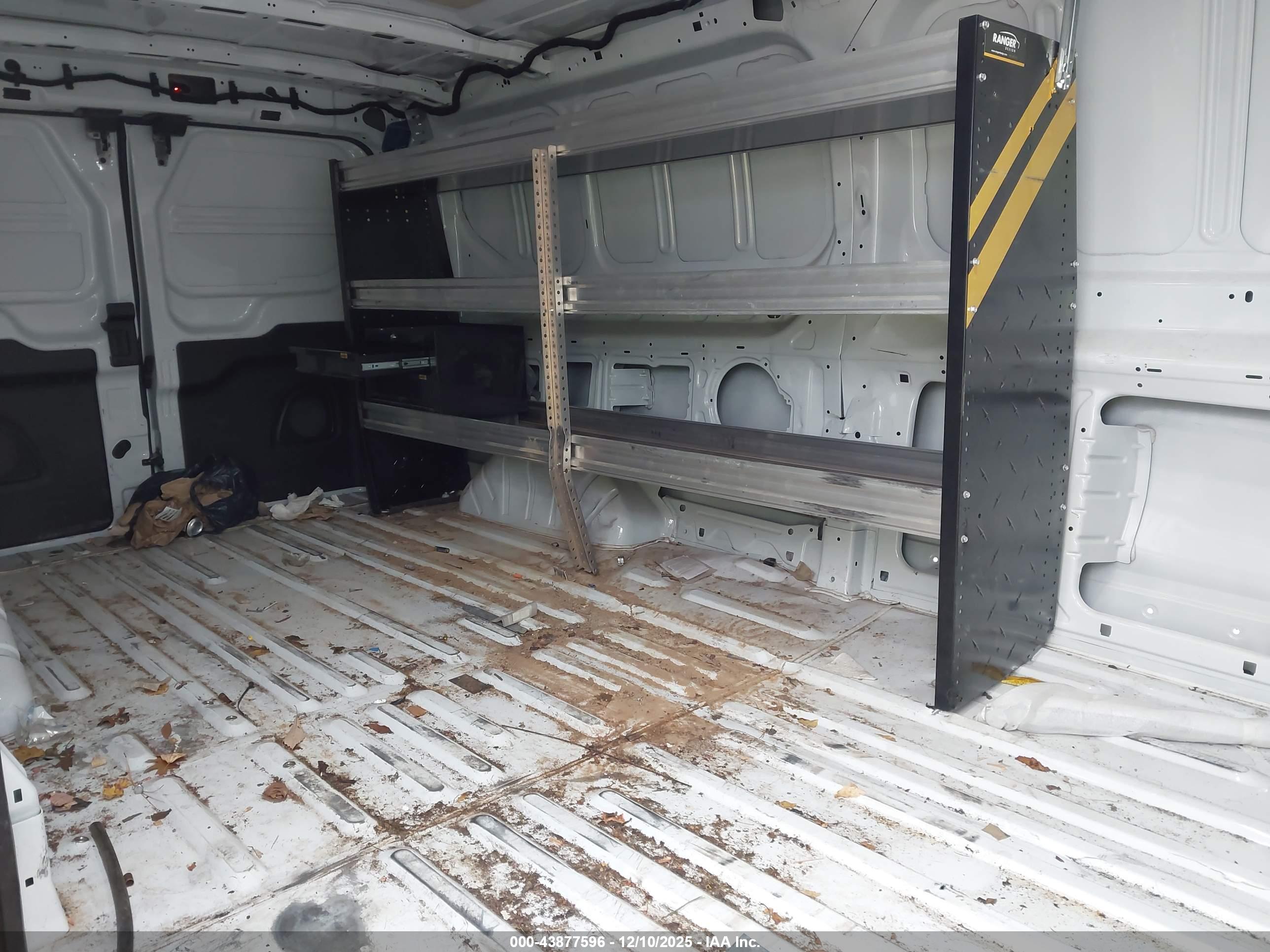 FORD TRANSIT-350 image 8