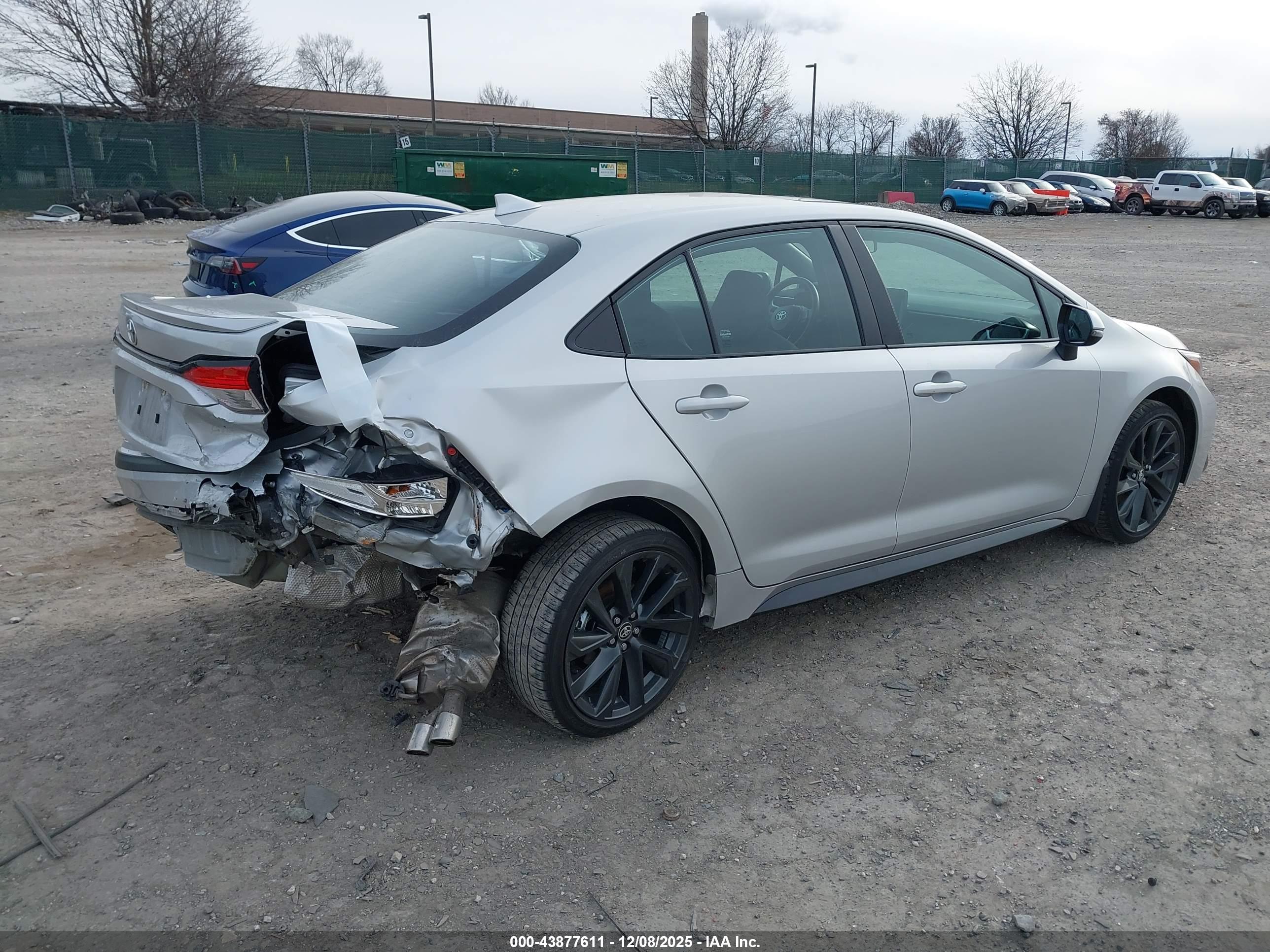 TOYOTA COROLLA image 4