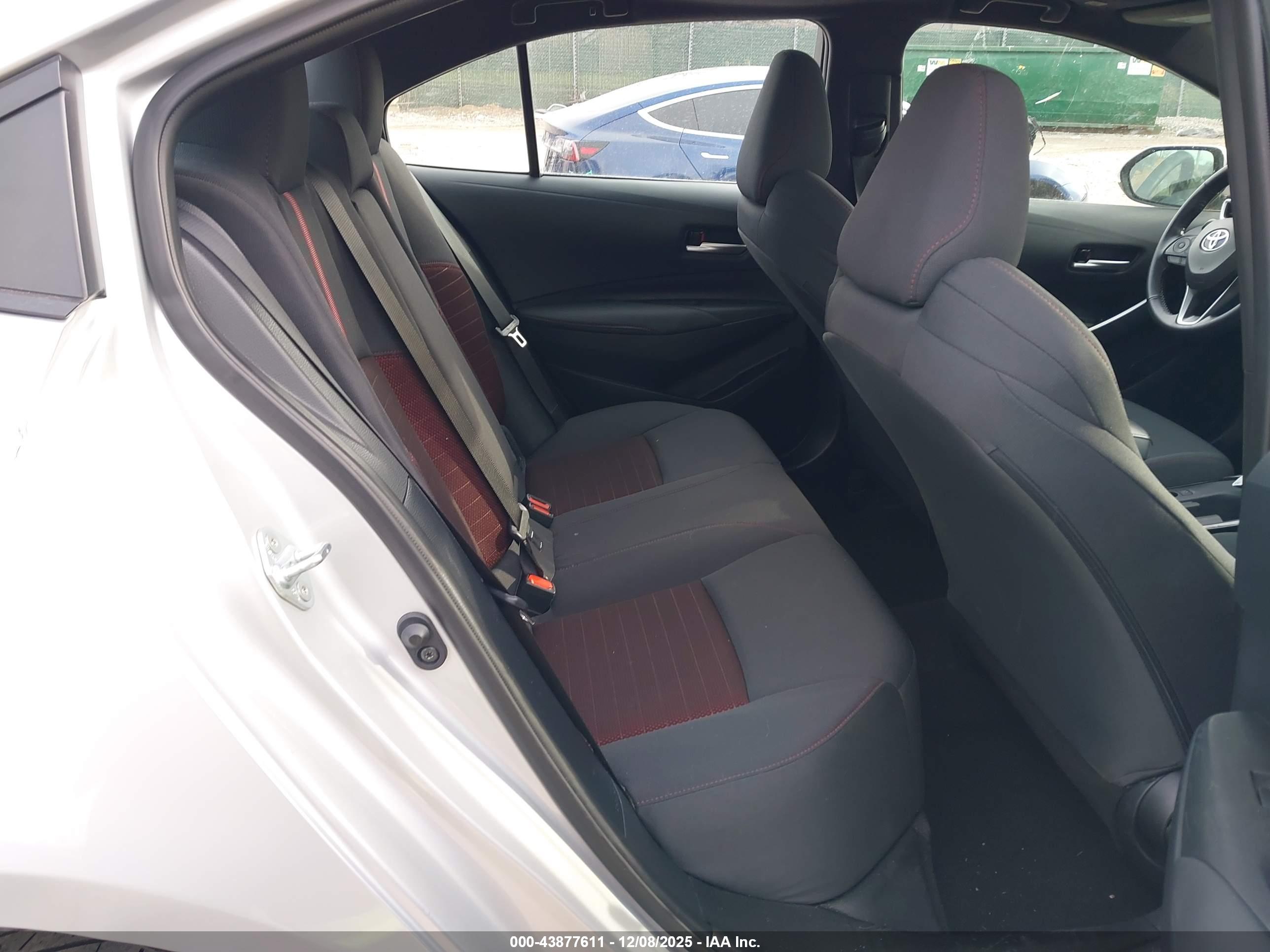 TOYOTA COROLLA image 8