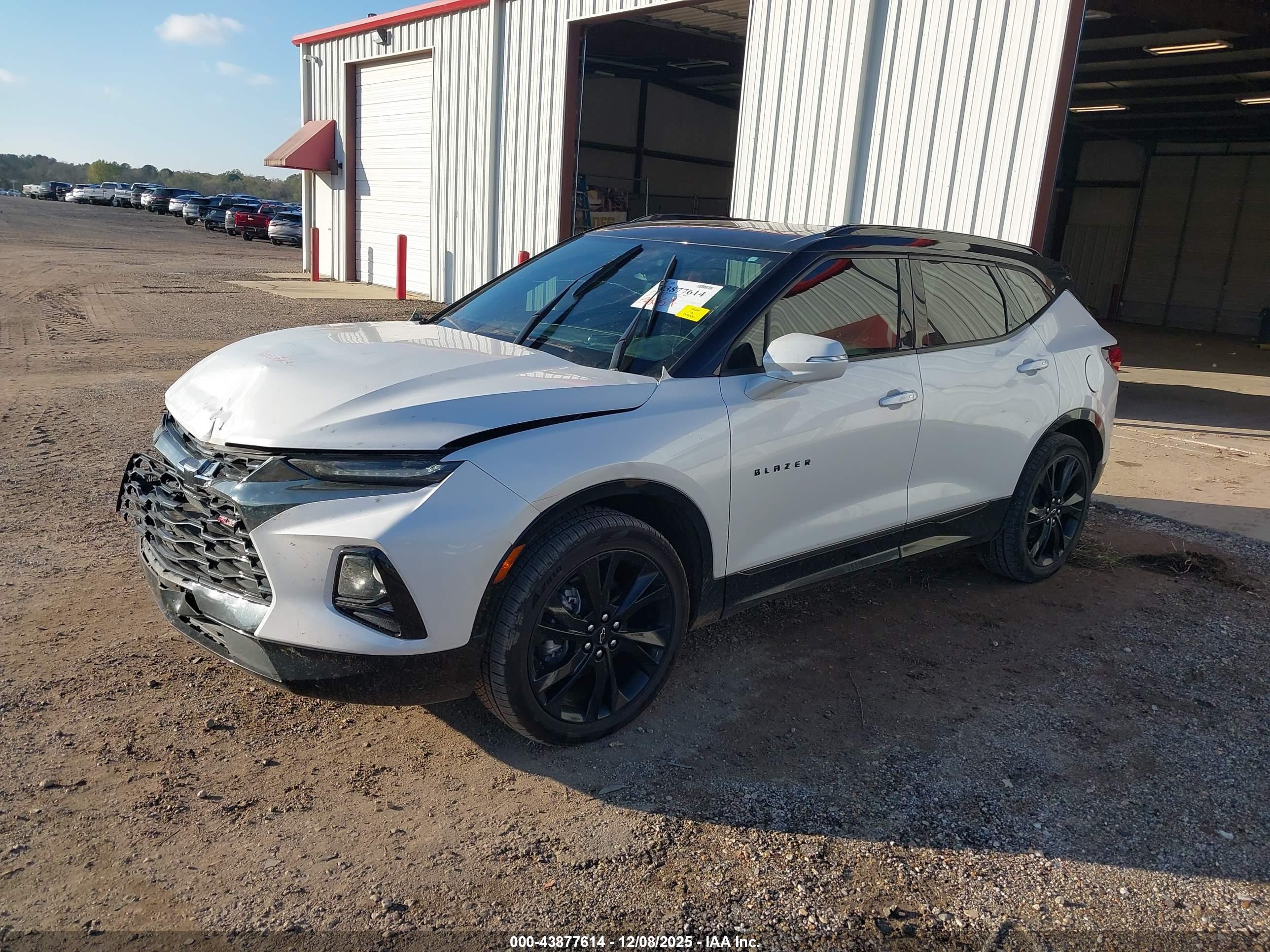 CHEVROLET BLAZER image 2