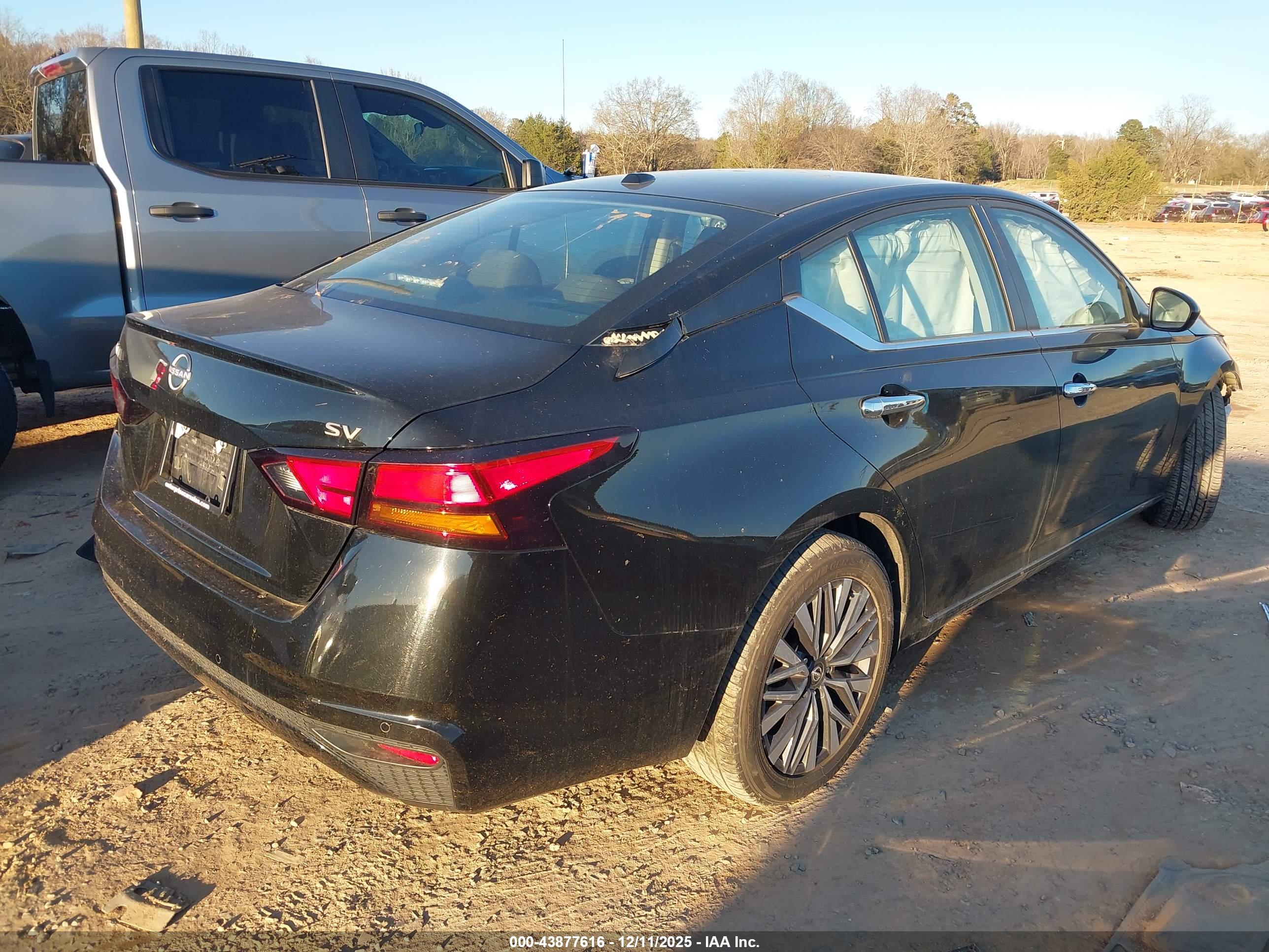 NISSAN ALTIMA image 4