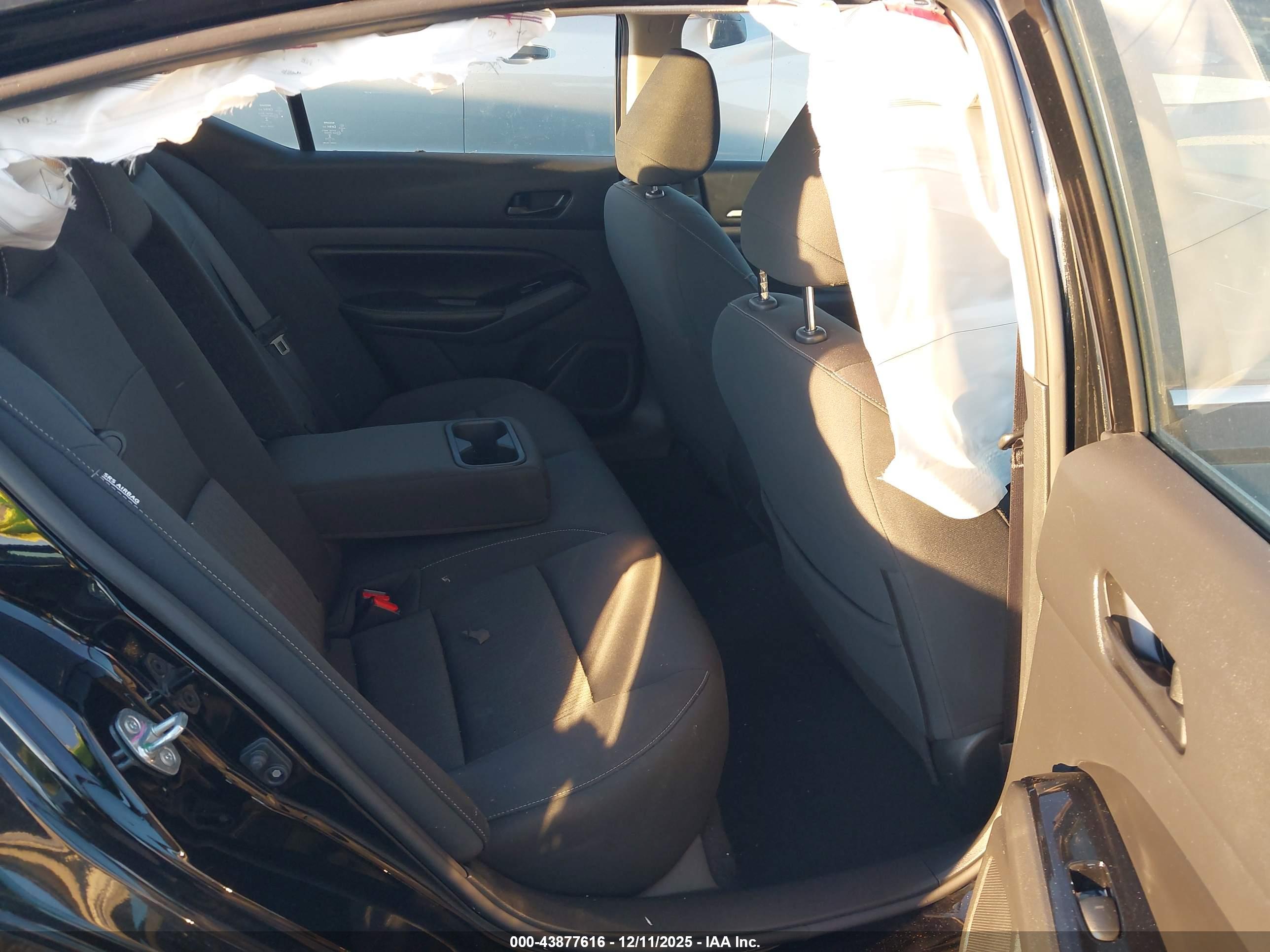 NISSAN ALTIMA image 8